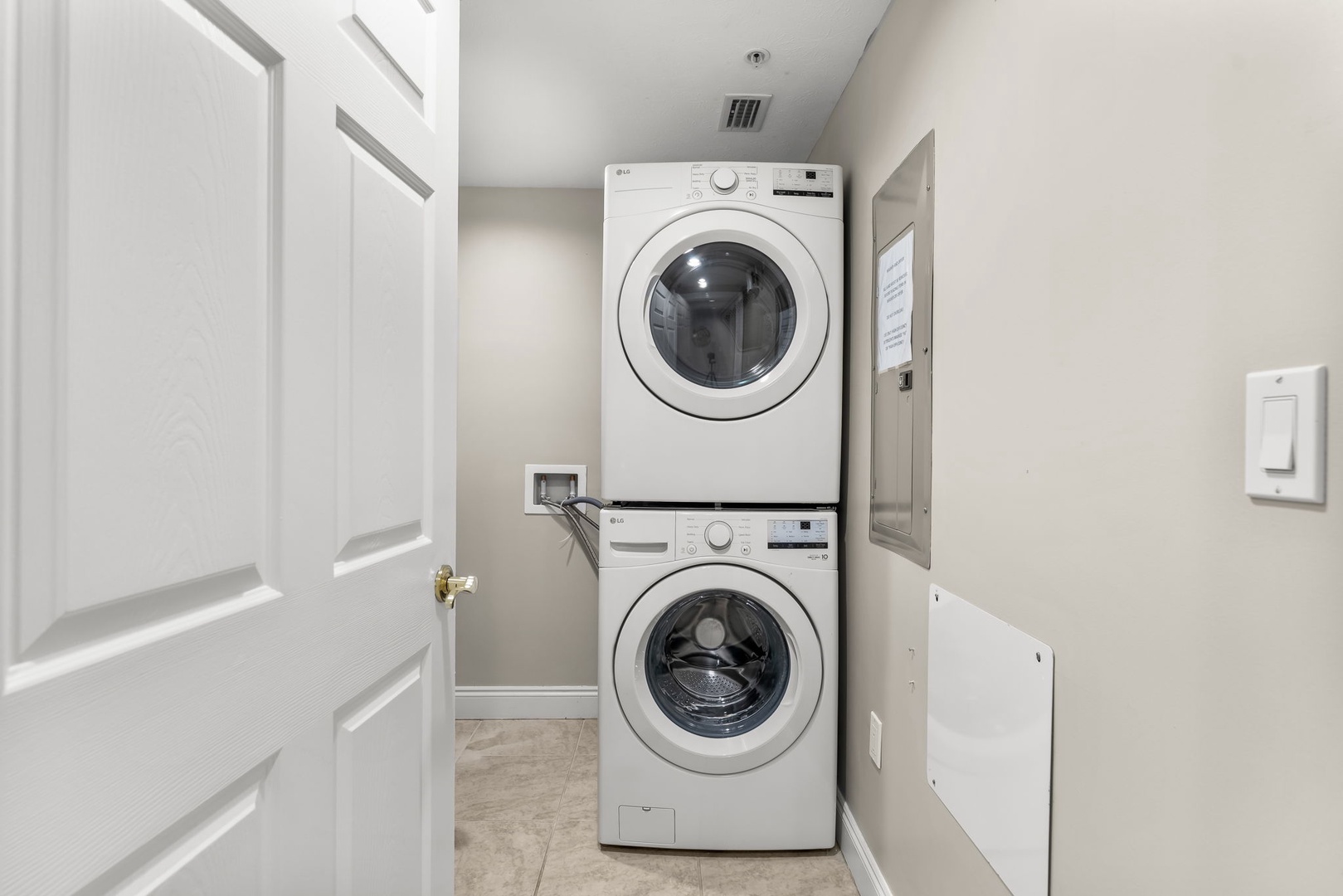 31-web-or-mls-5004 Thomas Dr 2303-5