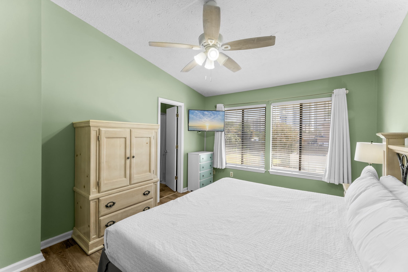 28-web-or-mls-236 St Katherine Blvd 236-21