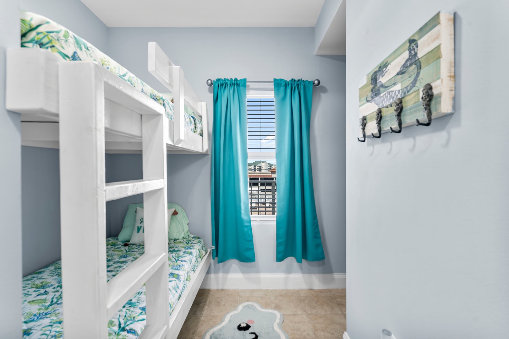 4-web-or-mls-9902 S Thomas Dr 1231-3