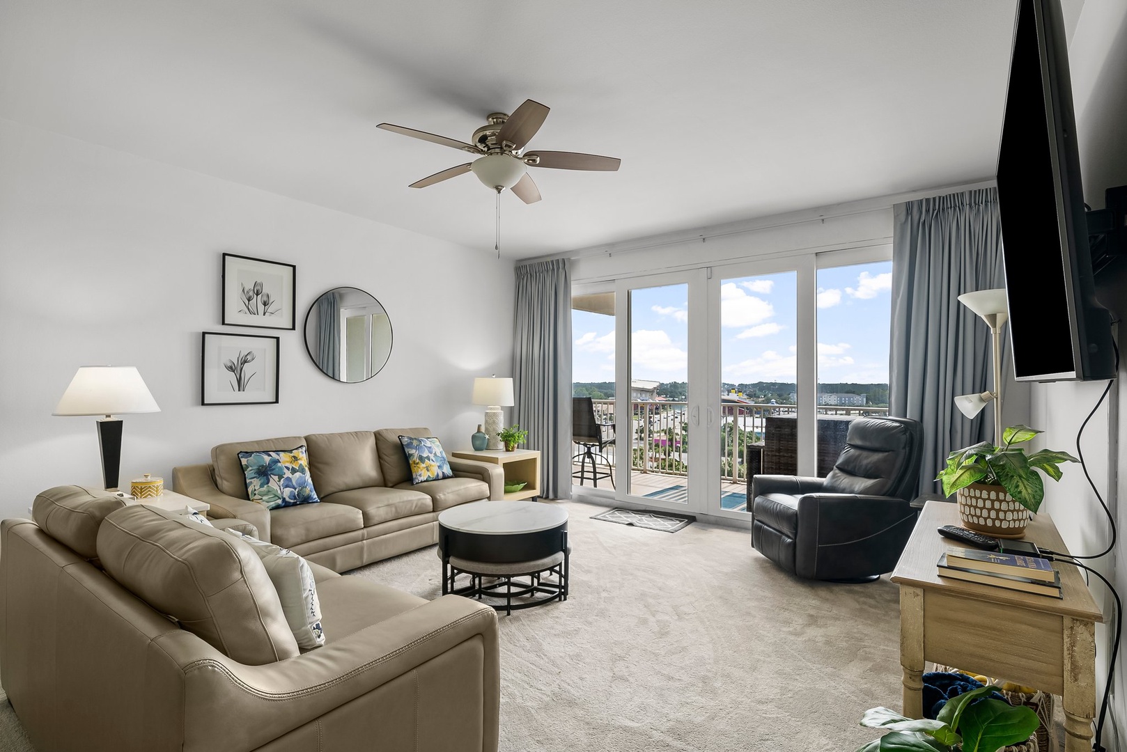 12-web-or-mls-9902 S Thomas Dr 830-11