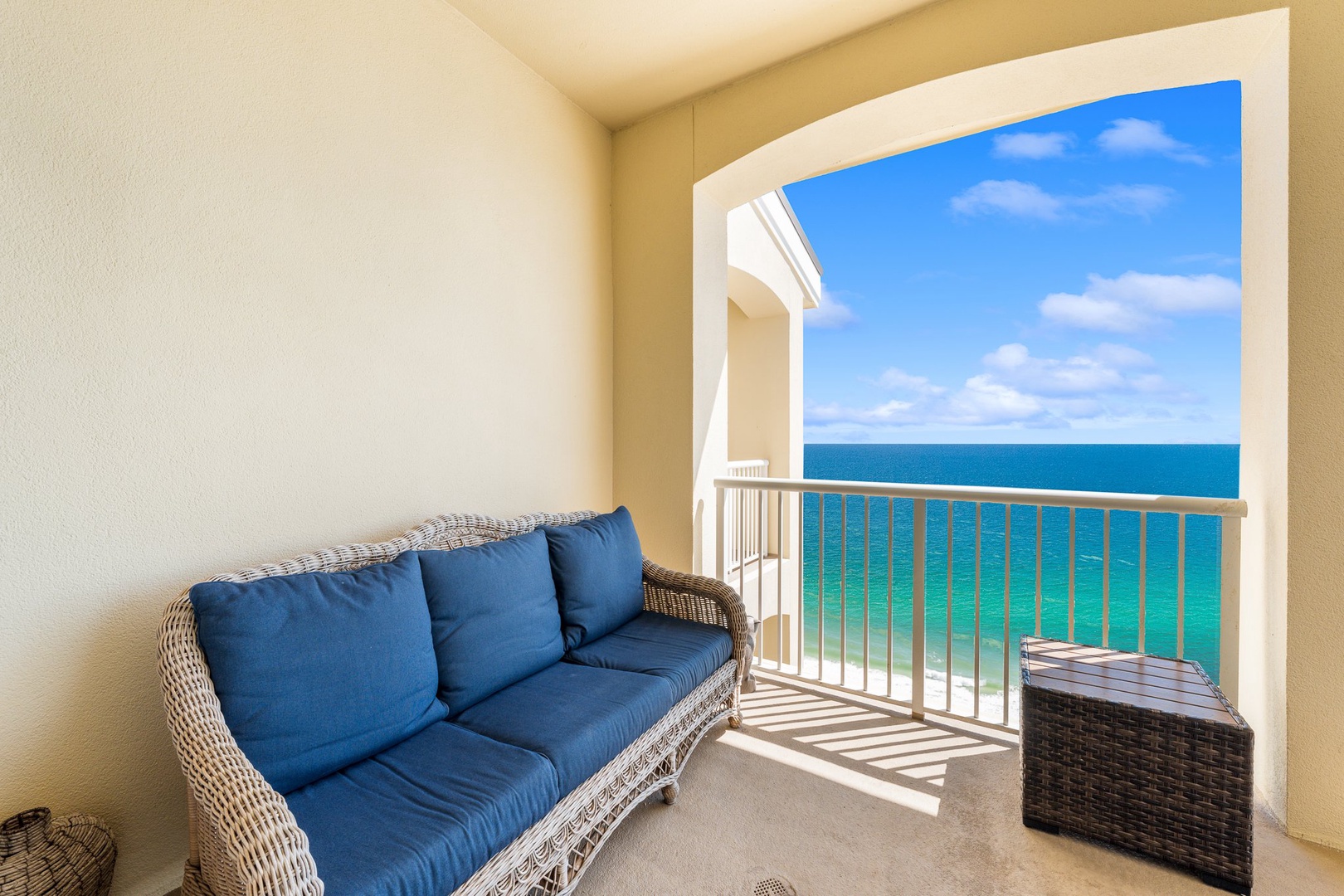 44-web-or-mls-11800 Front Beach Rd 2201_40