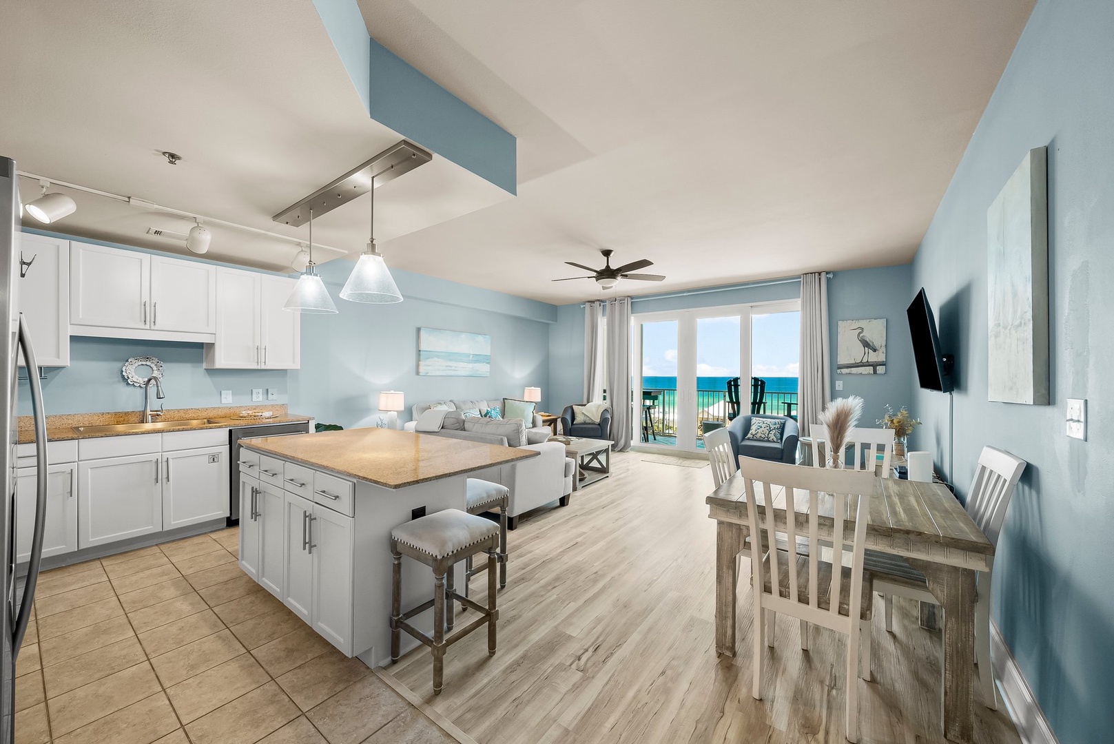 13-web-or-mls-9902 S Thomas Dr 703-9
