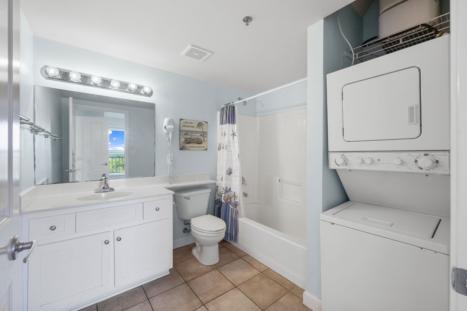 Guest Bathroom/Laundry