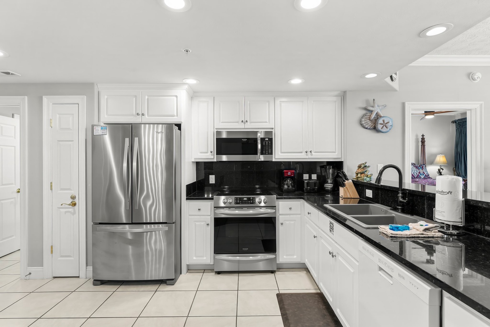 11-web-or-mls-5004 Thomas Dr 1110-9