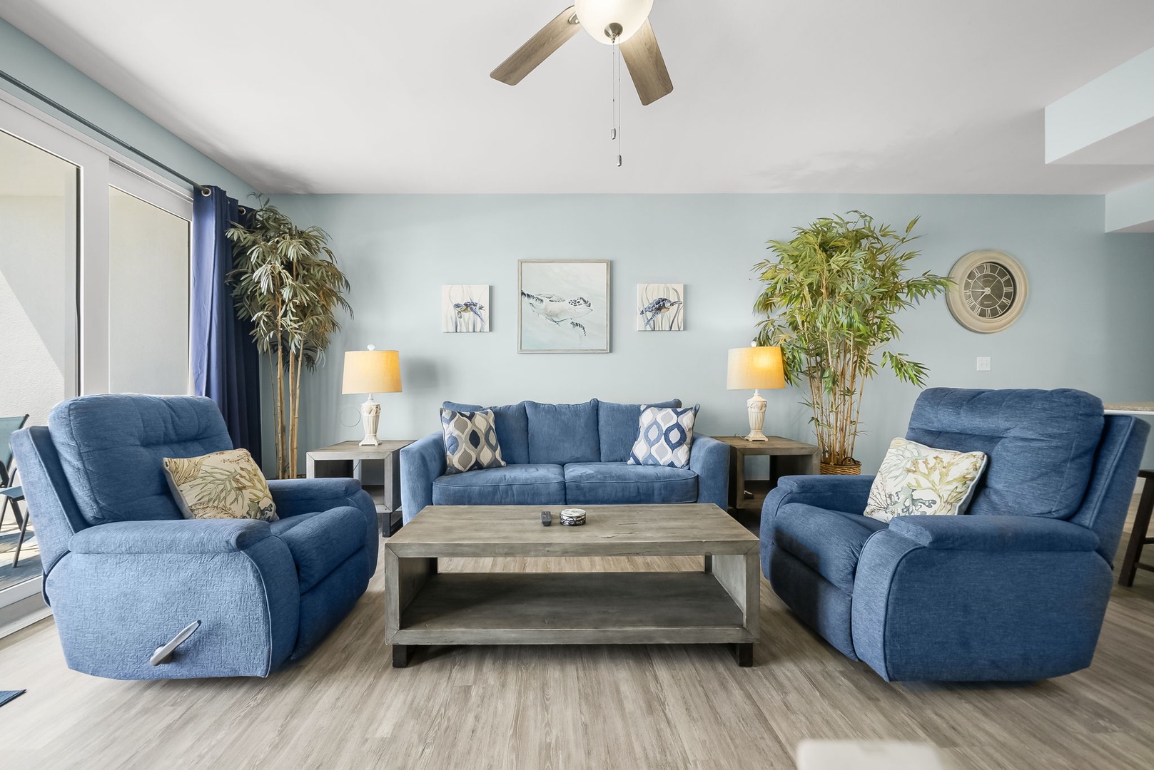 6-web-or-mls-9900 S Thomas Dr 1107-6