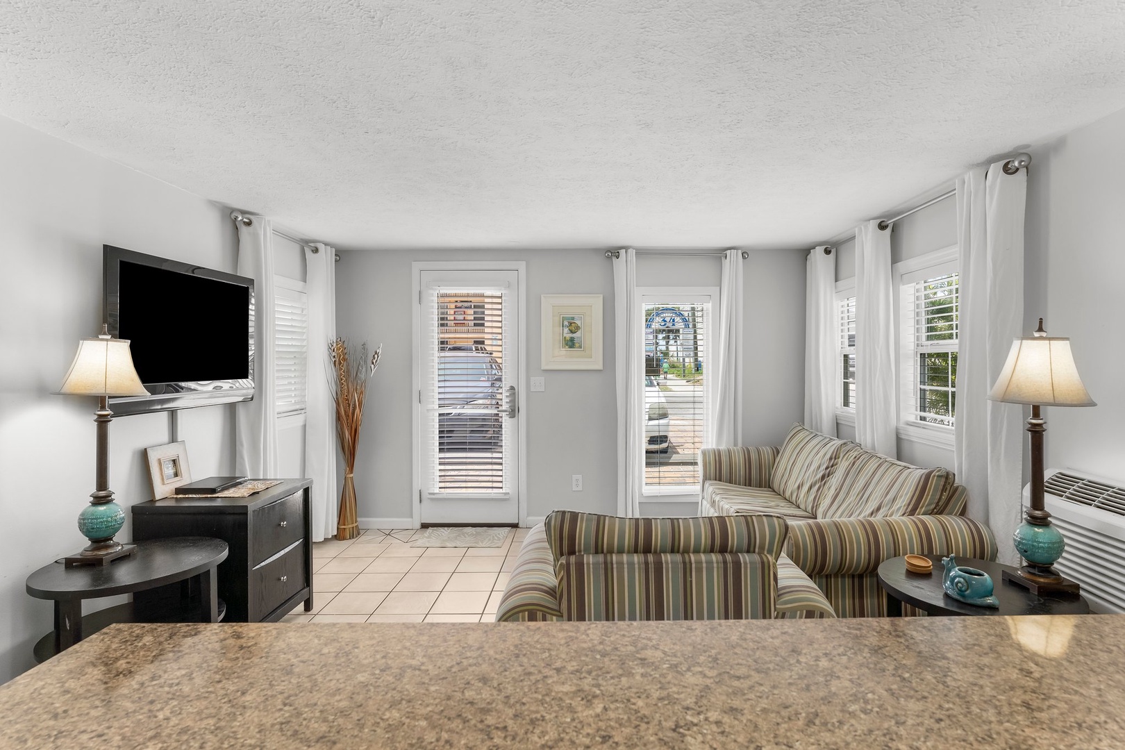 9-web-or-mls-9815 Beach Blvd 1-15