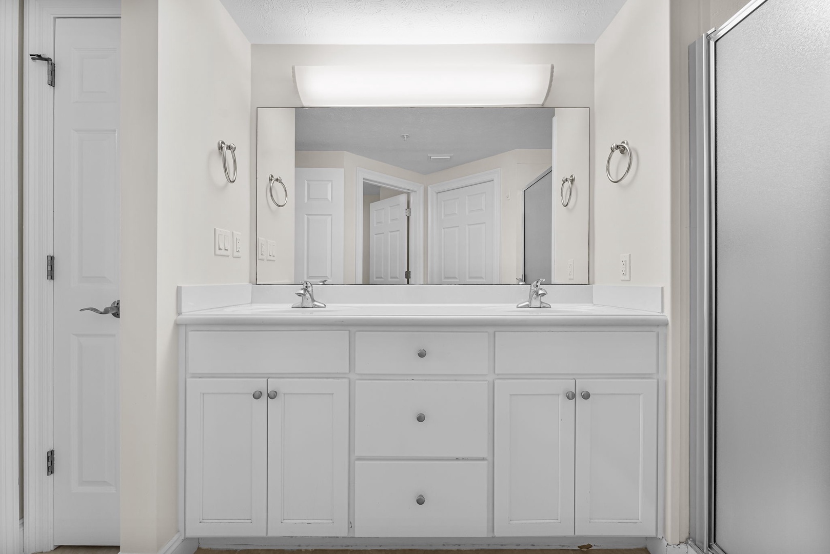 25-web-or-mls-5004 Thomas Dr 102-20