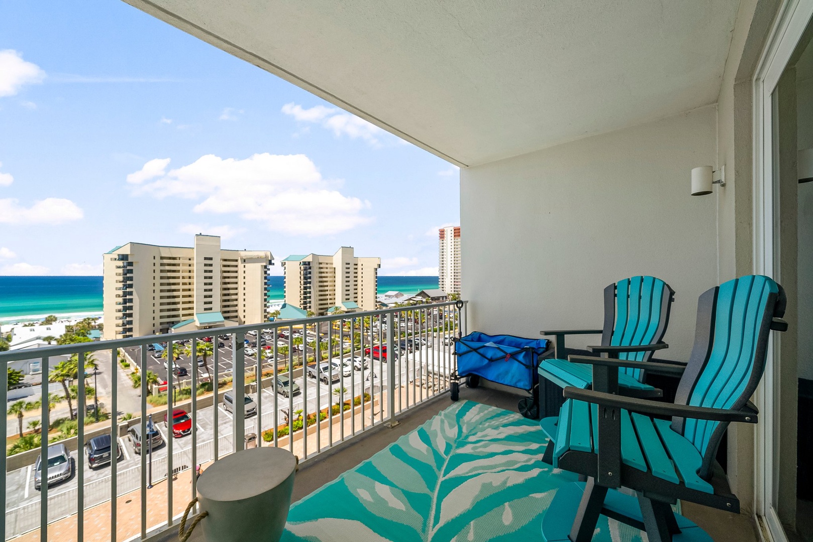 23-web-or-mls-9902 S Thomas Dr 703-19
