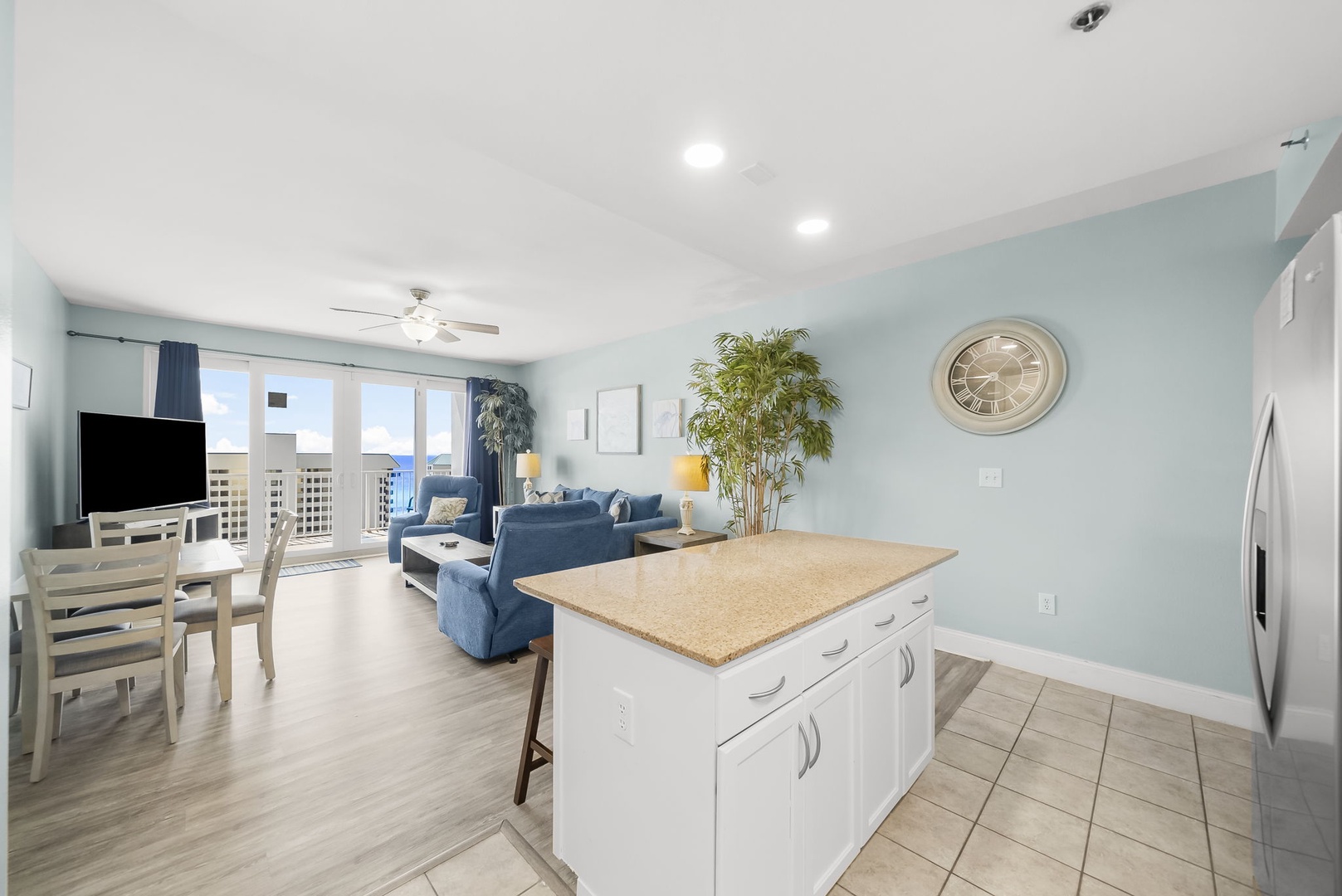 2-web-or-mls-9900 S Thomas Dr 1107-2