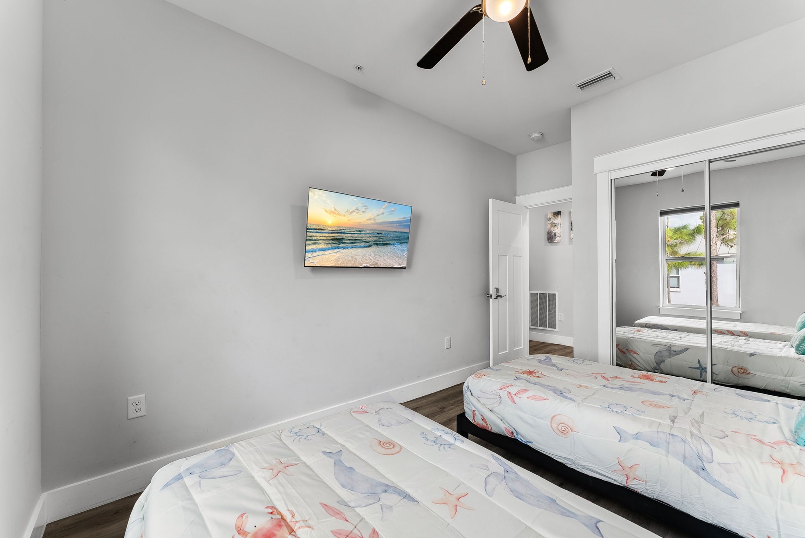 24-web-or-mls-2226 Joan Ave 16 -24