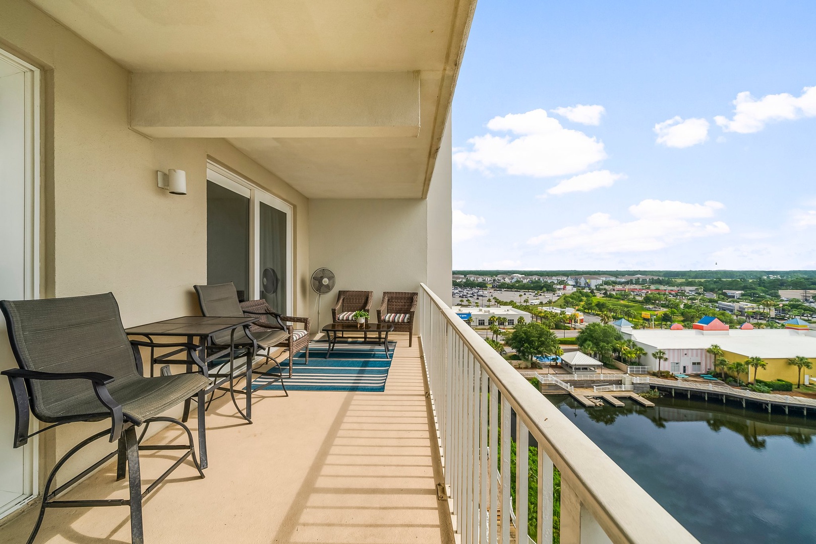 23-web-or-mls-9902 S Thomas Dr 830-22