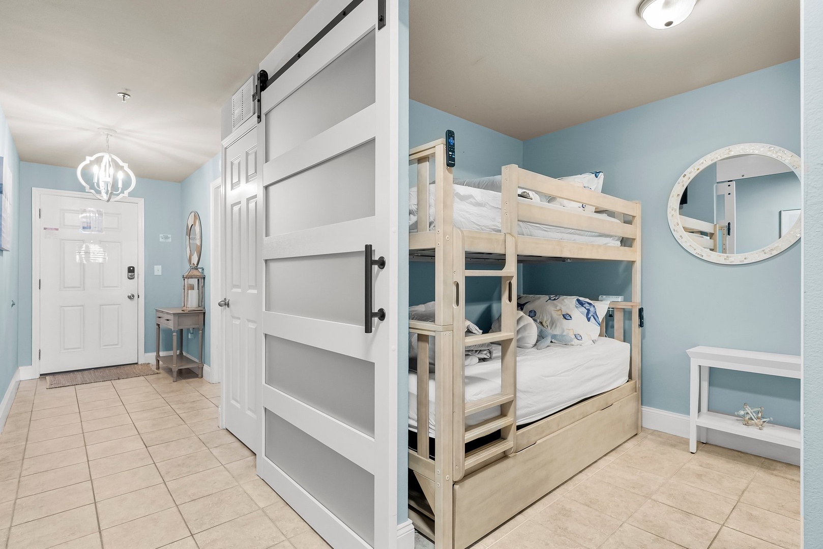10-web-or-mls-9902 S Thomas Dr 703-6