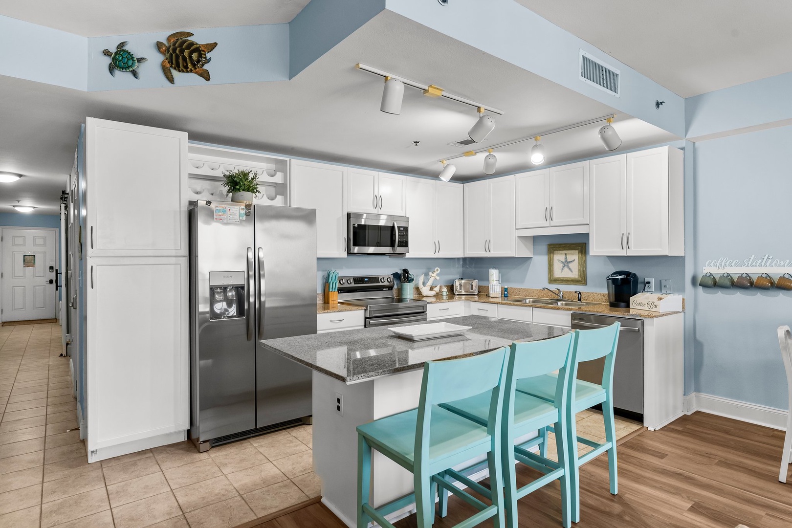 18-web-or-mls-9902 S Thomas Dr 1305-10