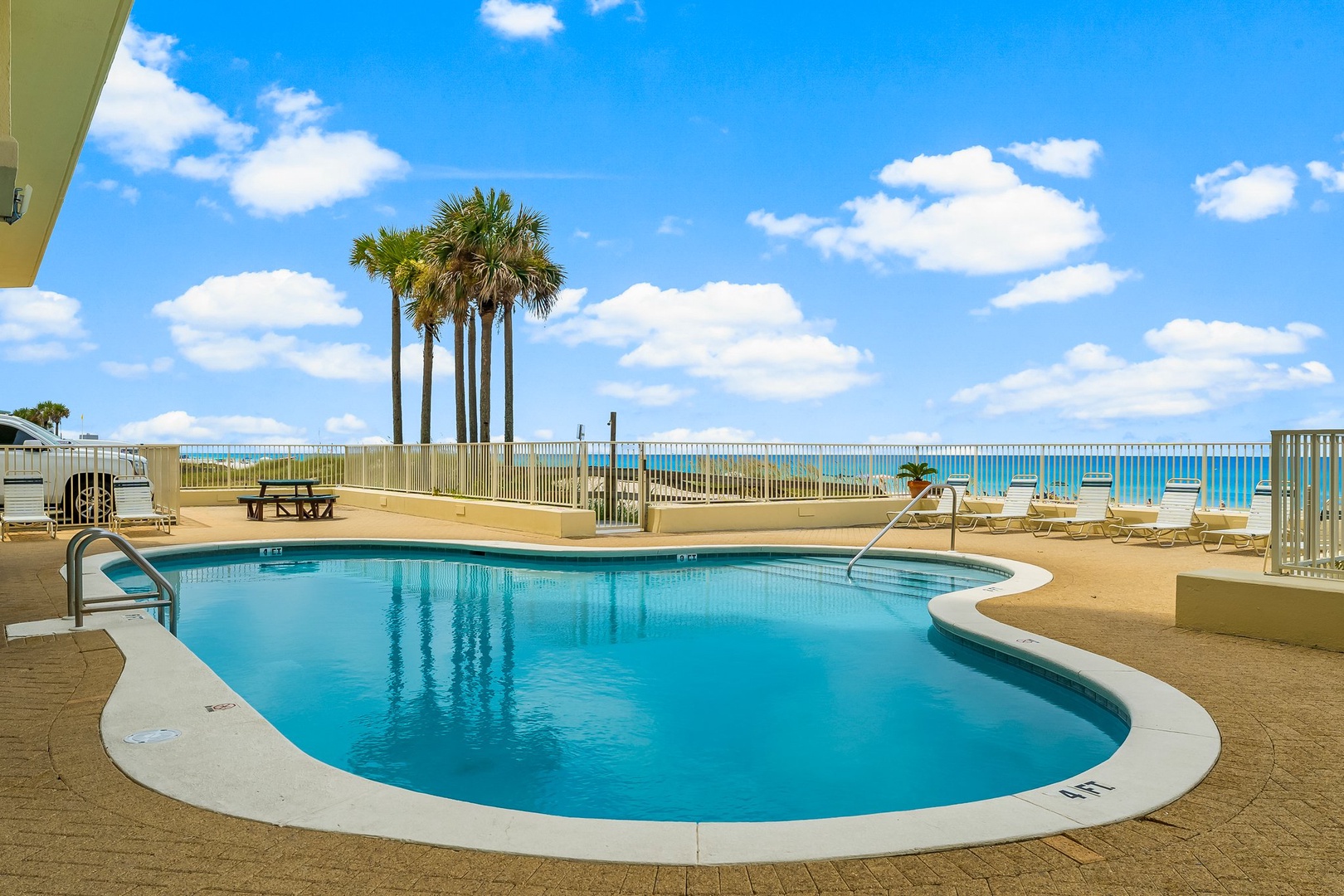34-web-or-mls-Grande-Surf-Amenities-24-3