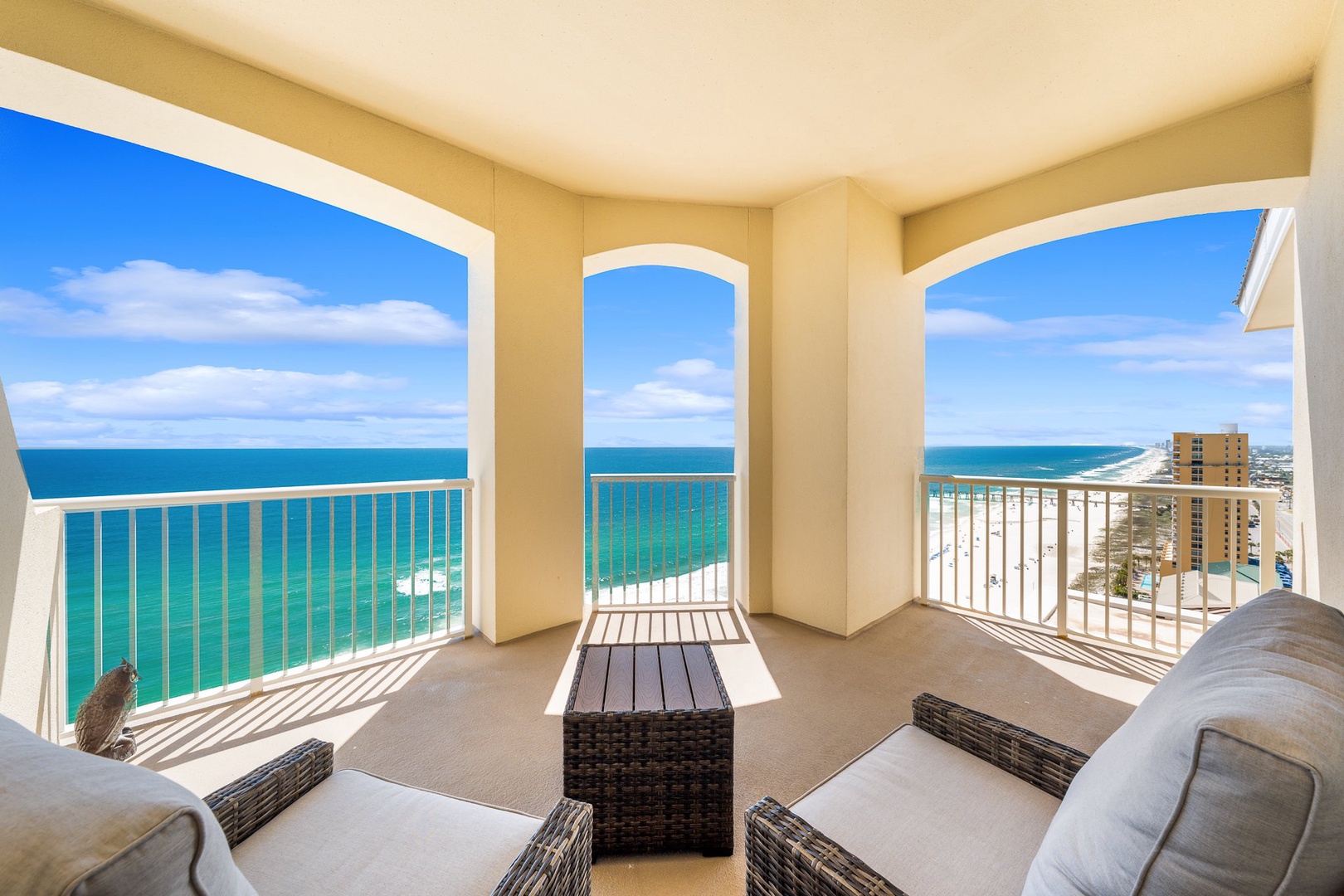 27-web-or-mls-11800 Front Beach Rd 2201_23
