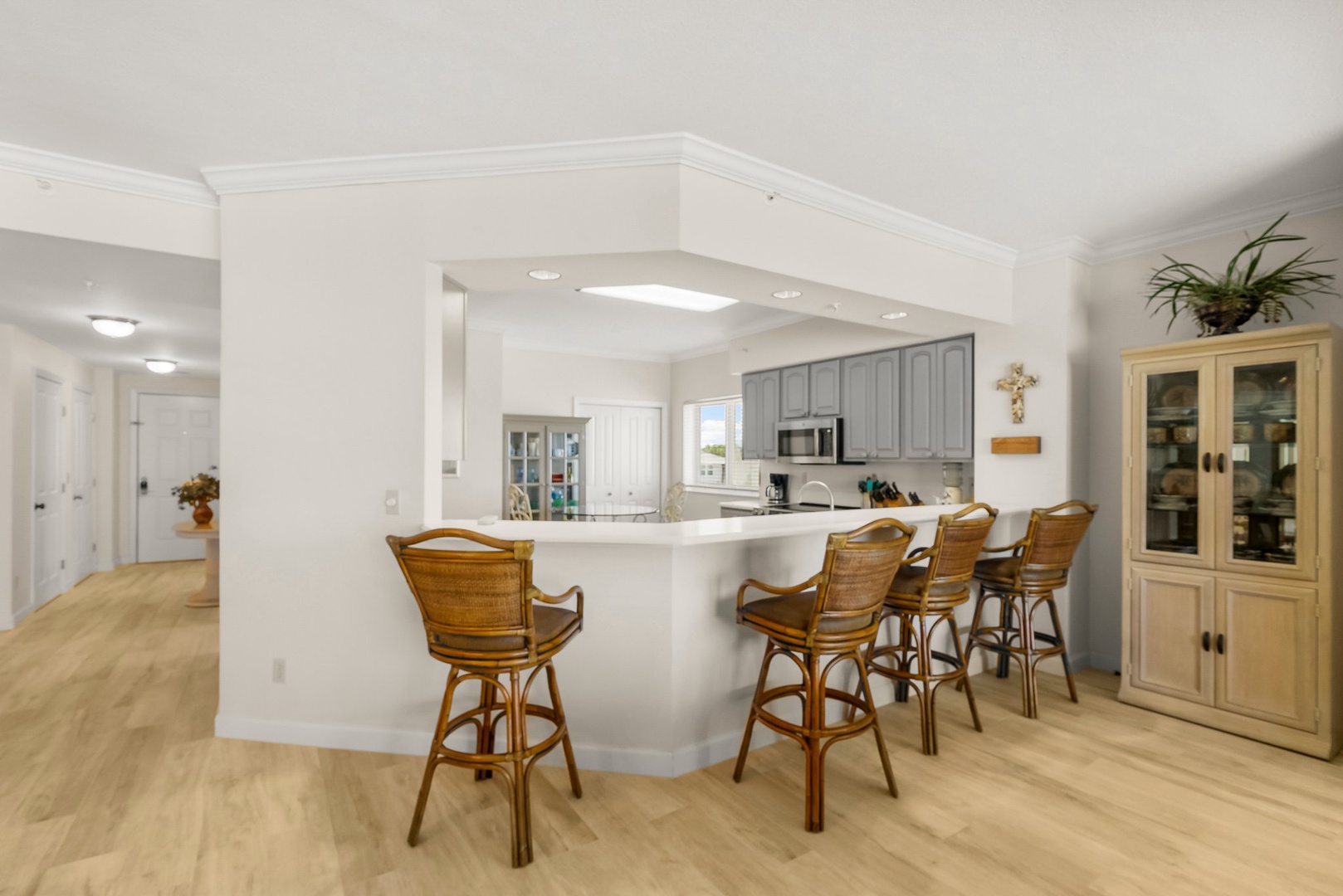 16-web-or-mls-8601 Surf Dr 1E-15