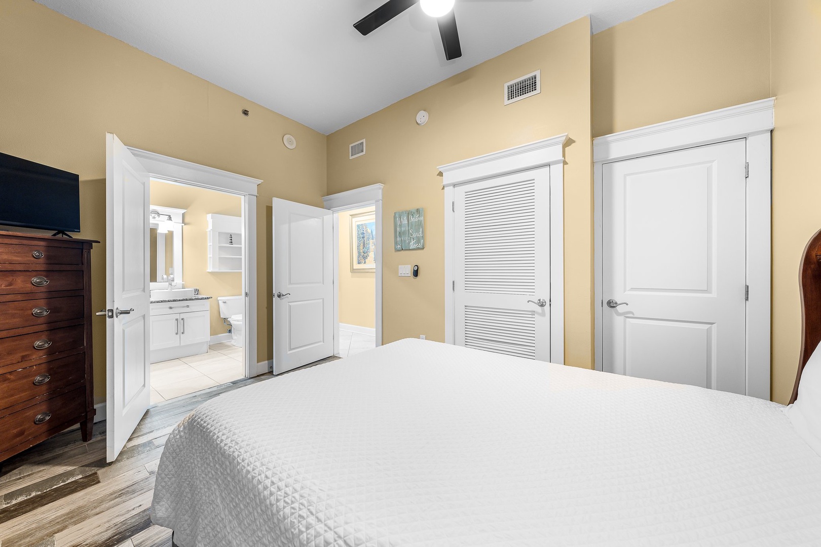 35-web-or-mls-11800 Front Beach Rd 2201_31
