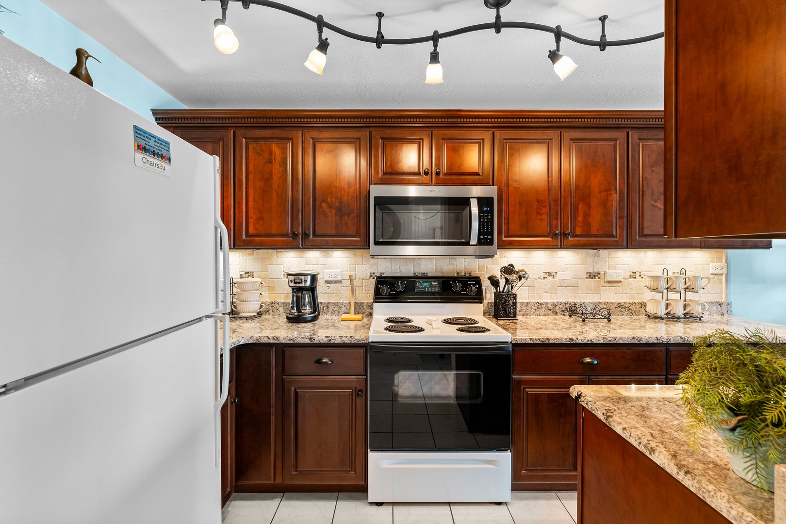 19-web-or-mls-6213 Thomas Dr 403-8