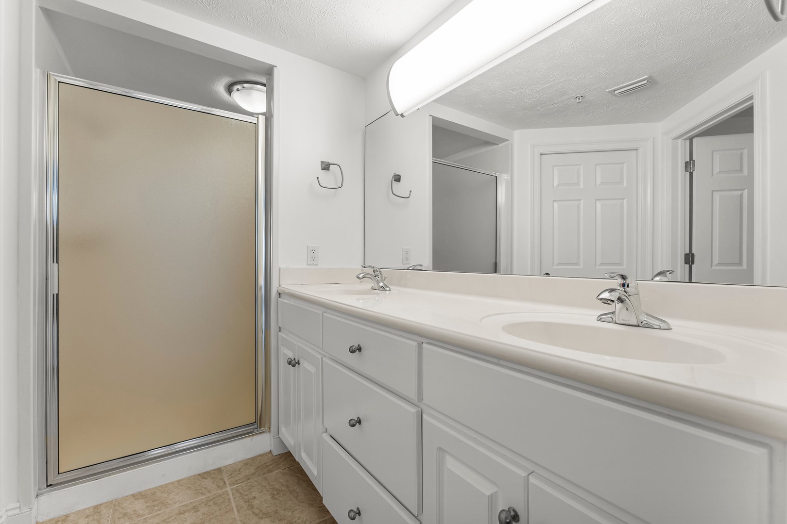 29-web-or-mls-5004 Thomas Dr 107-16