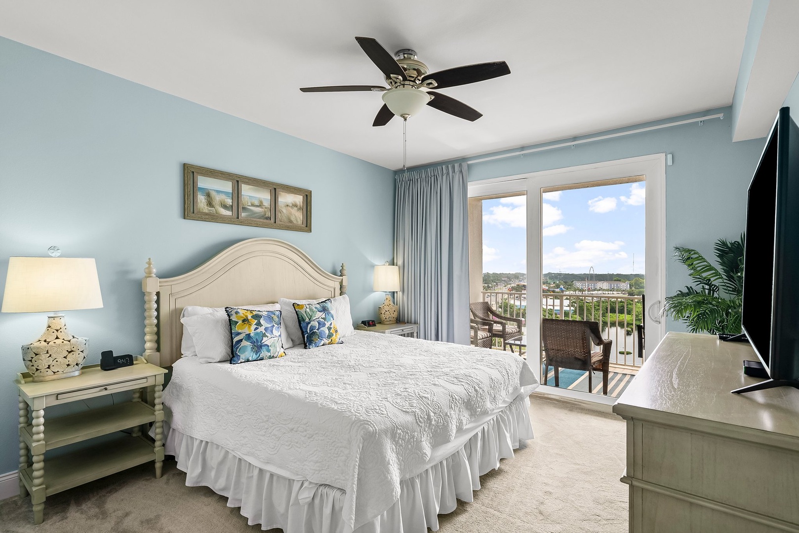 16-web-or-mls-9902 S Thomas Dr 830-15