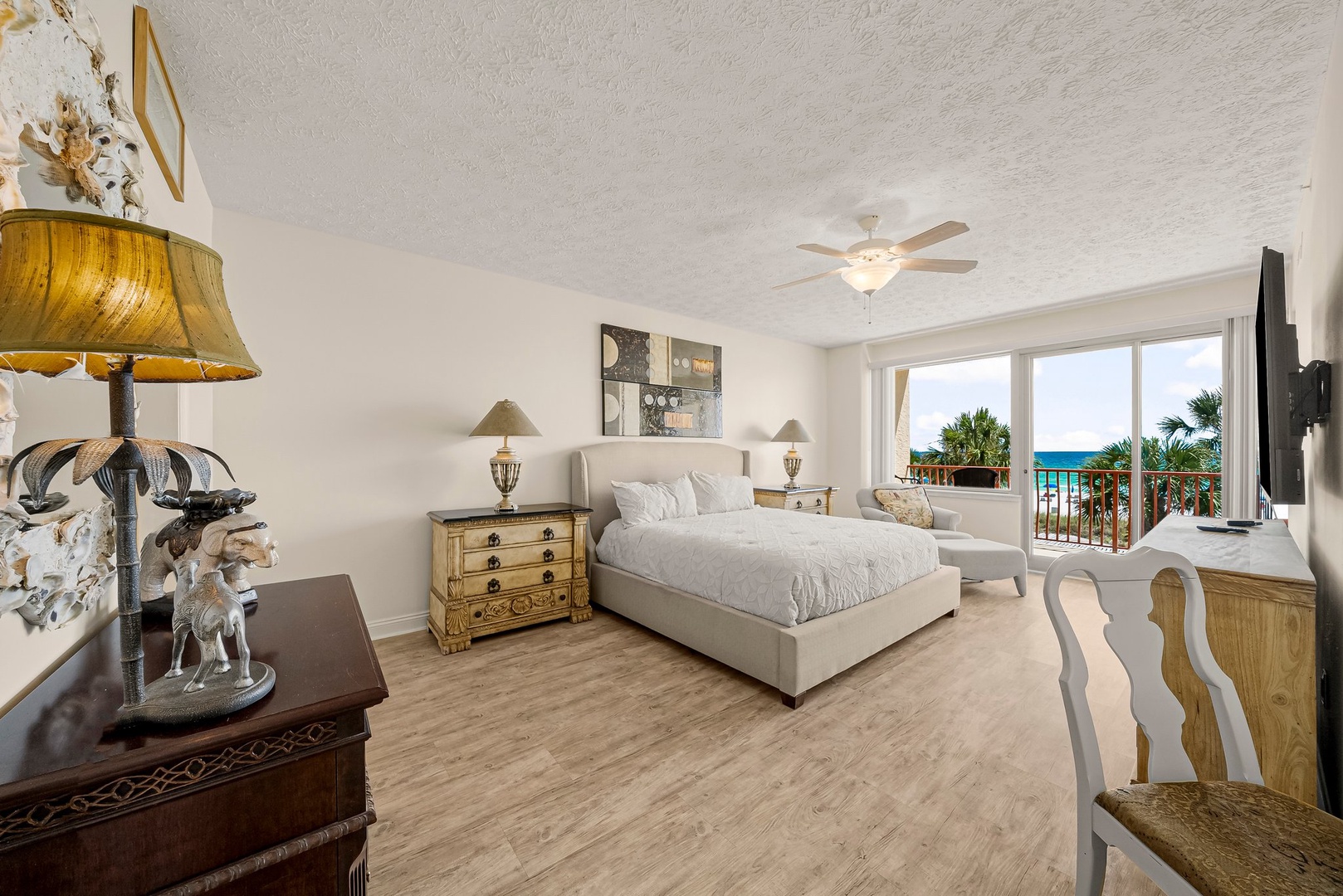 25-web-or-mls-7115 Thomas Dr 201-20