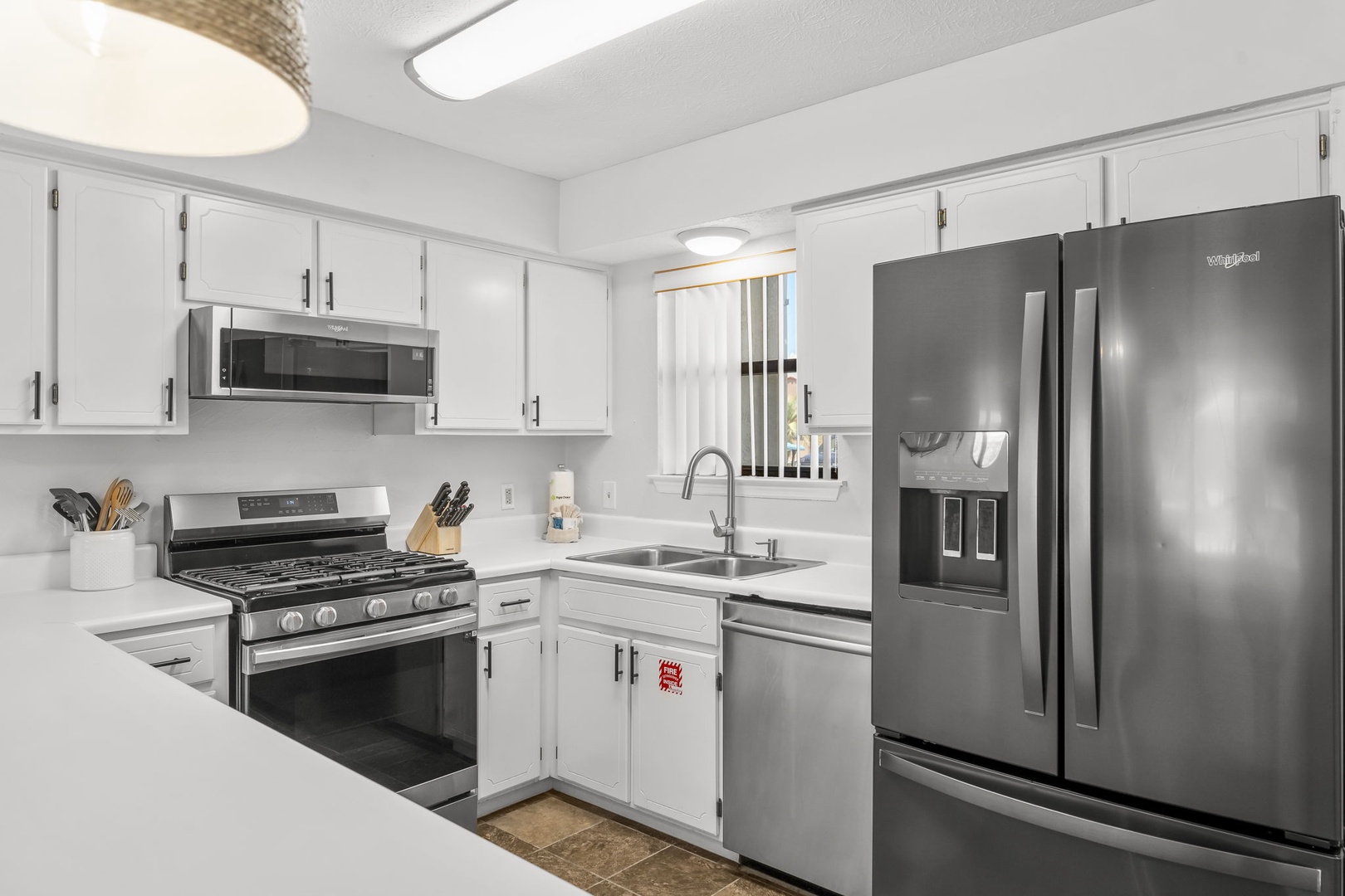 7-web-or-mls-236 St Katherine Blvd 236-07