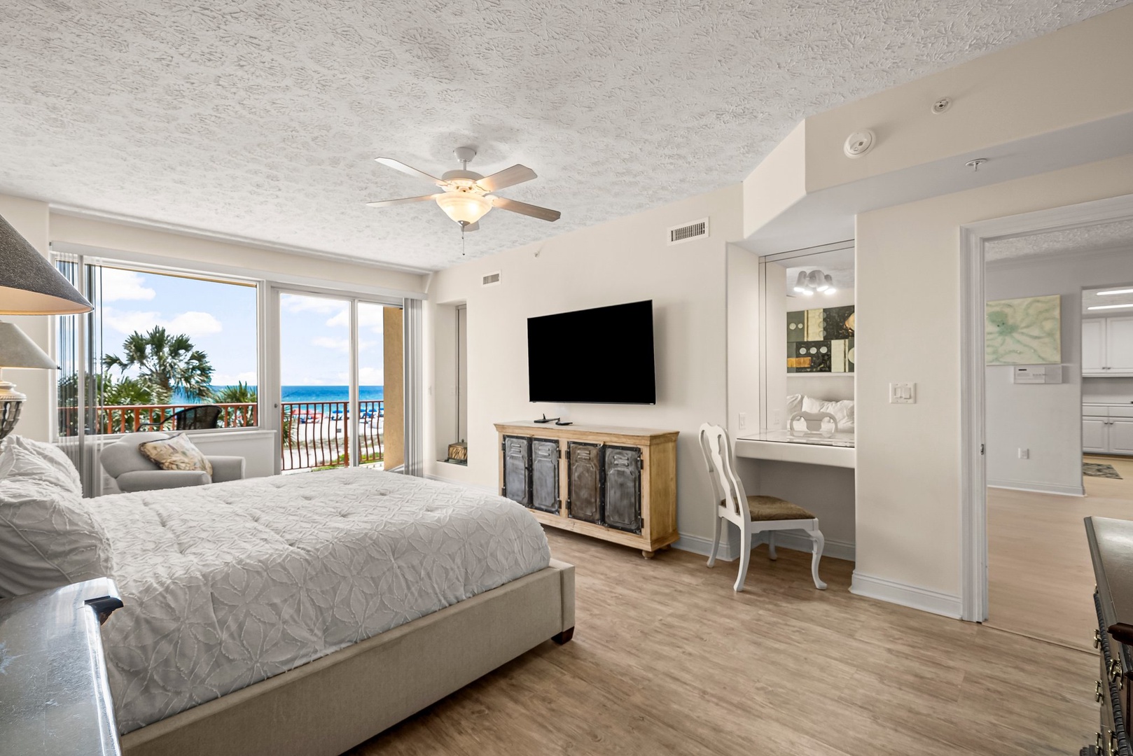 26-web-or-mls-7115 Thomas Dr 201-21