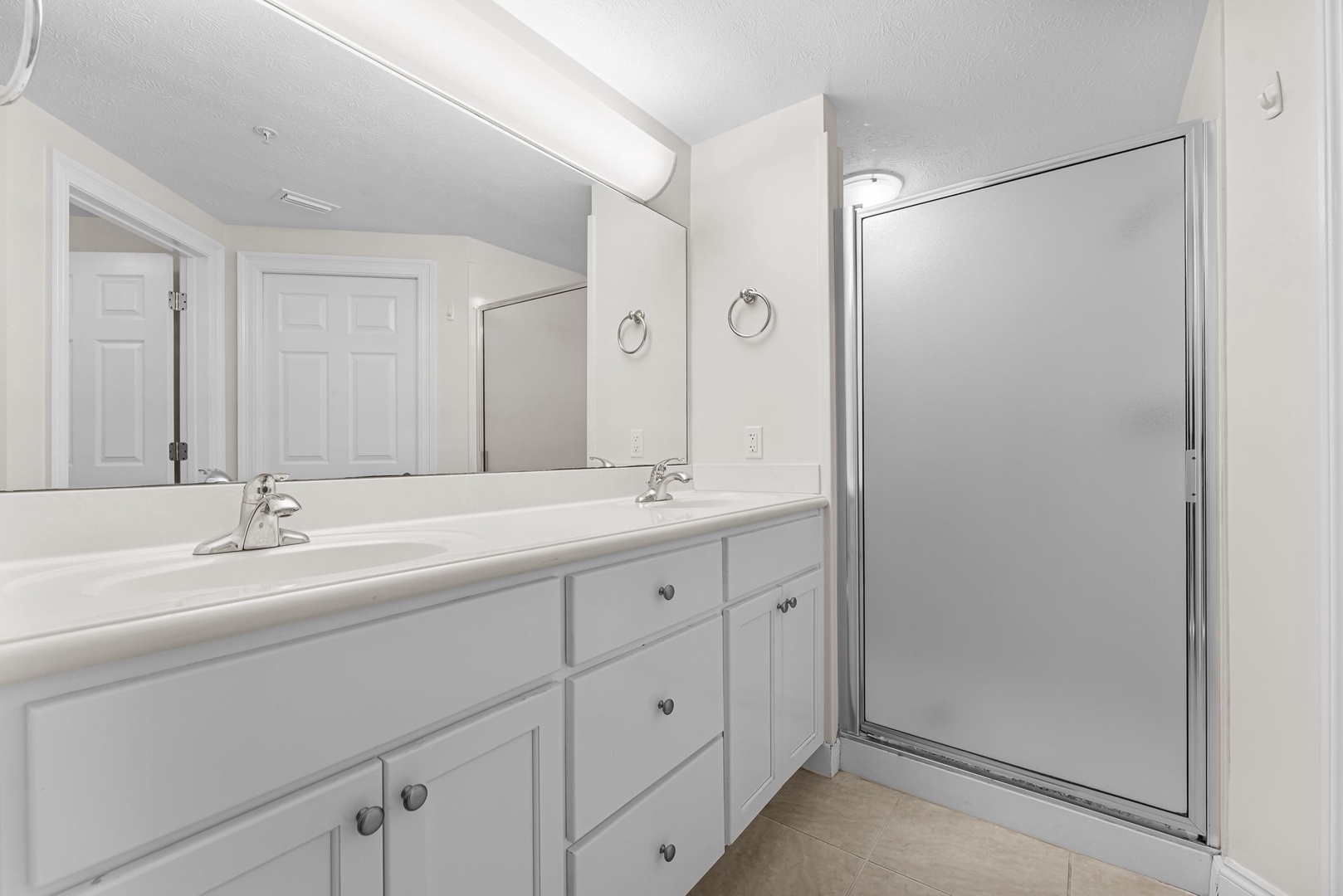 24-web-or-mls-5004 Thomas Dr 102-19