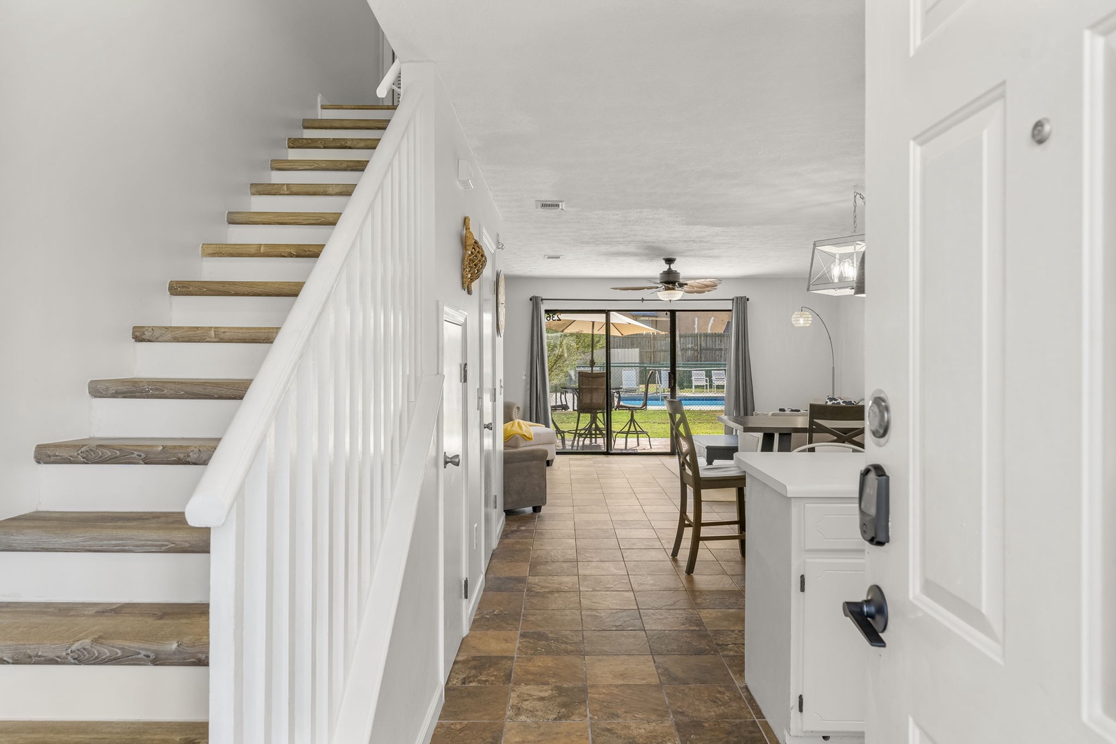 4-web-or-mls-236 St Katherine Blvd 236-04