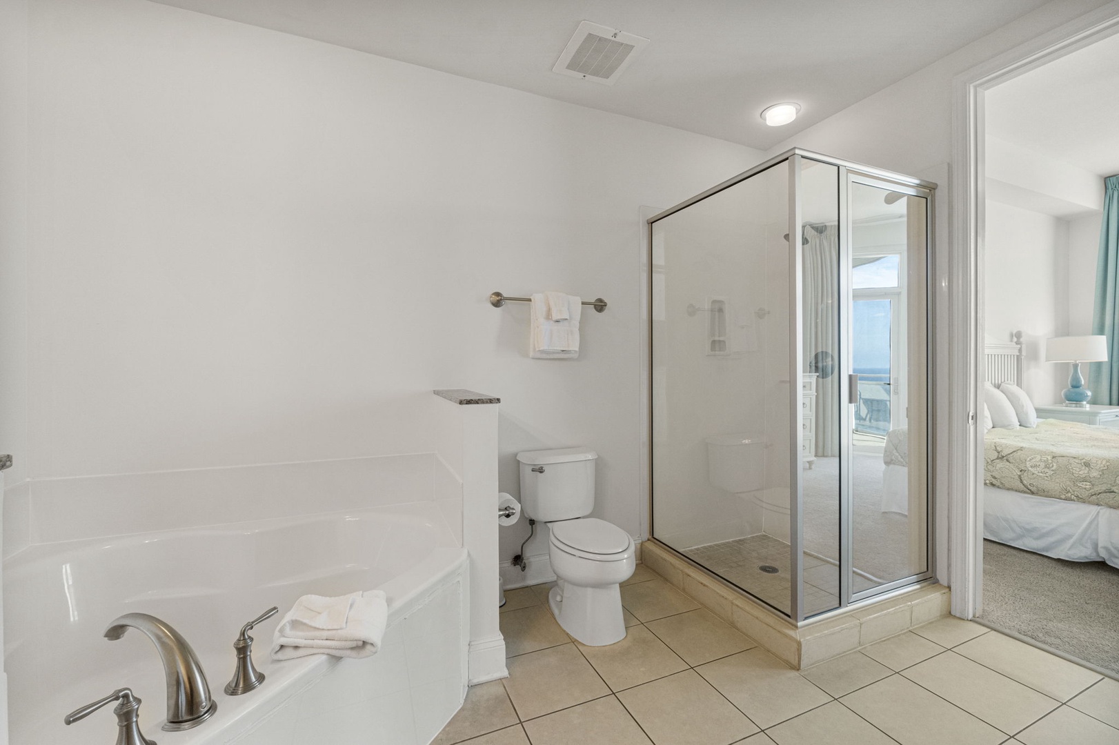 Primary Bedroom En-Suite Bathroom