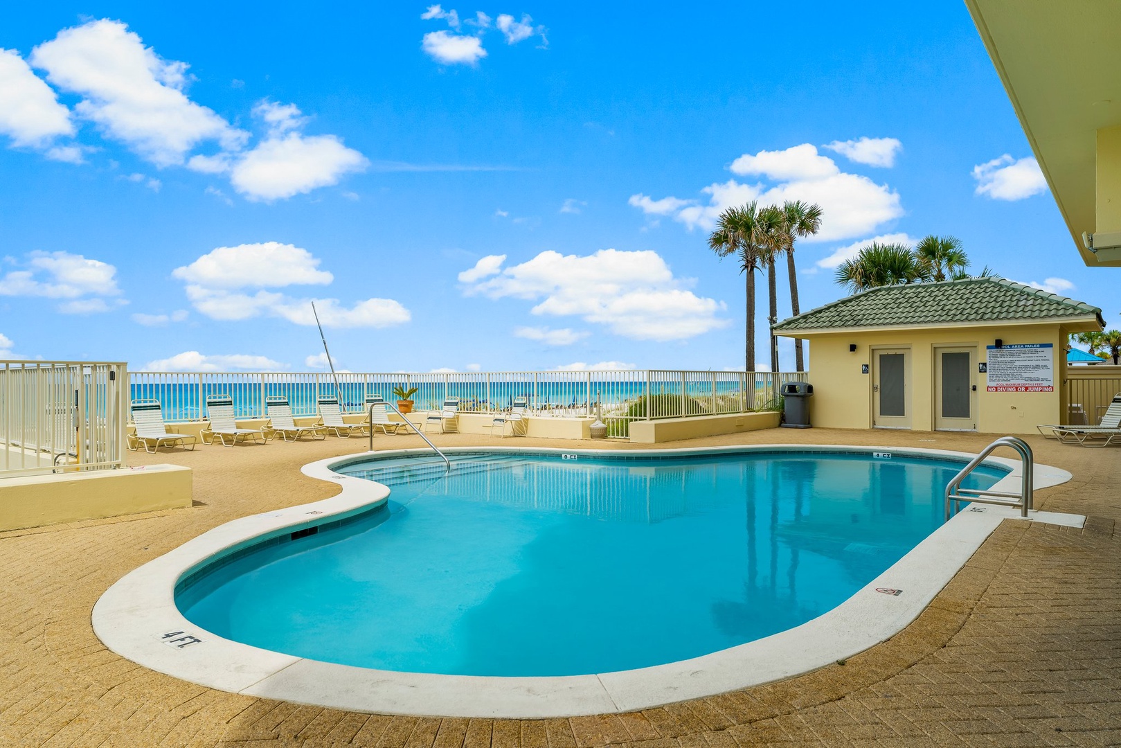 32-web-or-mls-Grande-Surf-Amenities-24-1