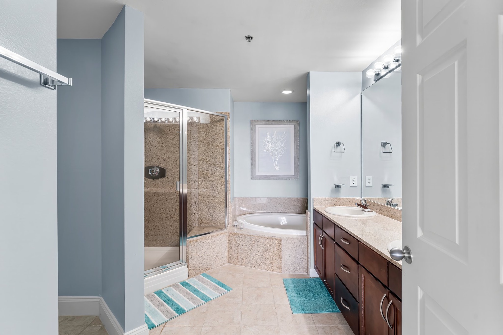 25-web-or-mls-9902 S Thomas Dr 1231-24