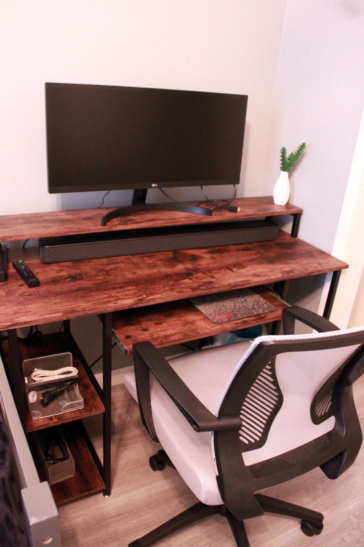 VRBO desk