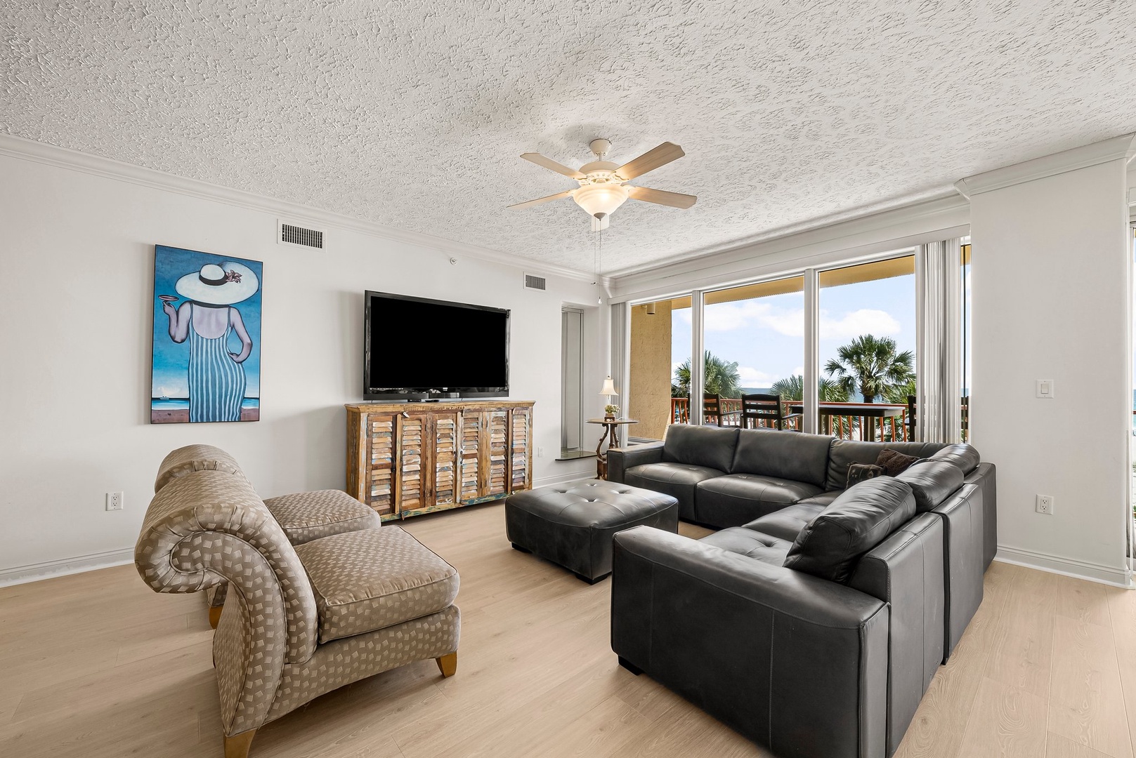 19-web-or-mls-7115 Thomas Dr 201-14