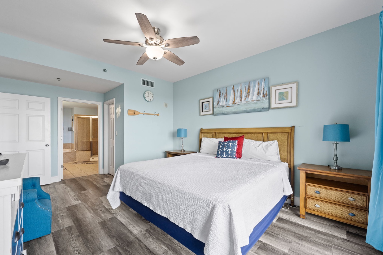 30-web-or-mls-9902 S Thomas Dr 1730 -30