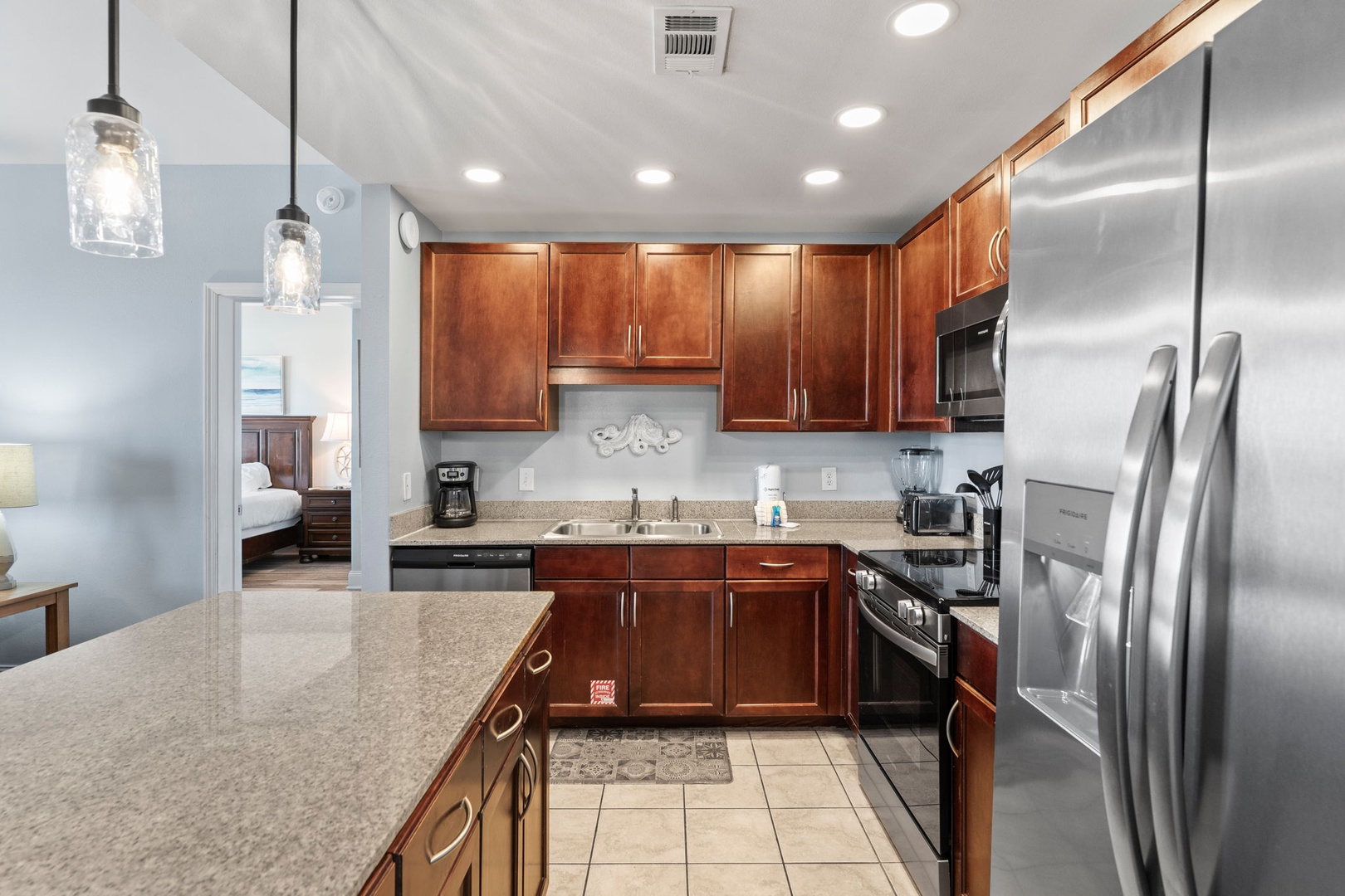 7-web-or-mls-PANHANDLE-9902STHOMASDR431-06