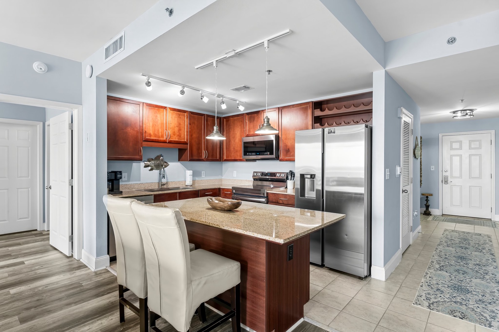 14-web-or-mls-9902 S Thomas Dr 1231-18