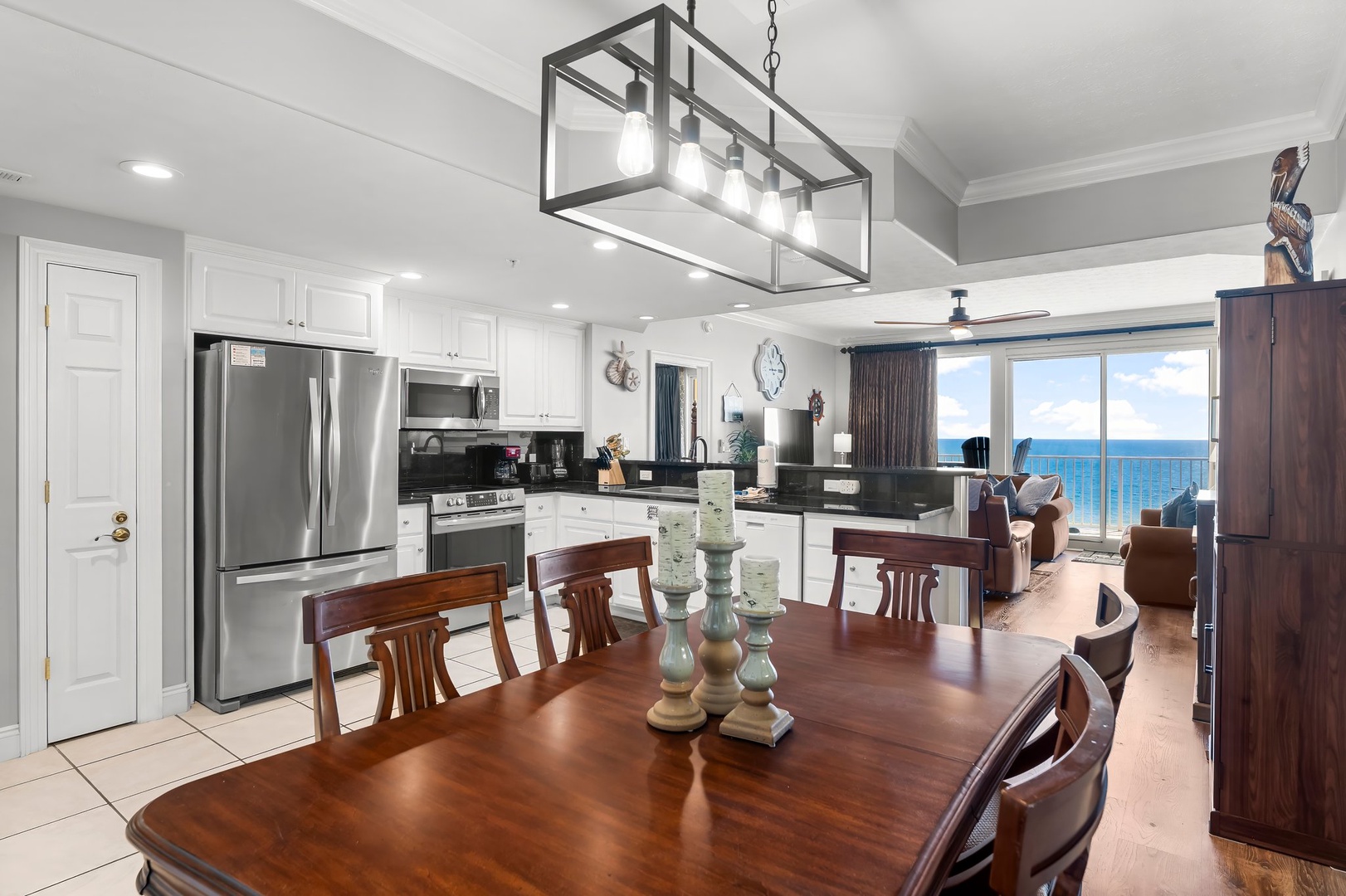 10-web-or-mls-5004 Thomas Dr 1110-14