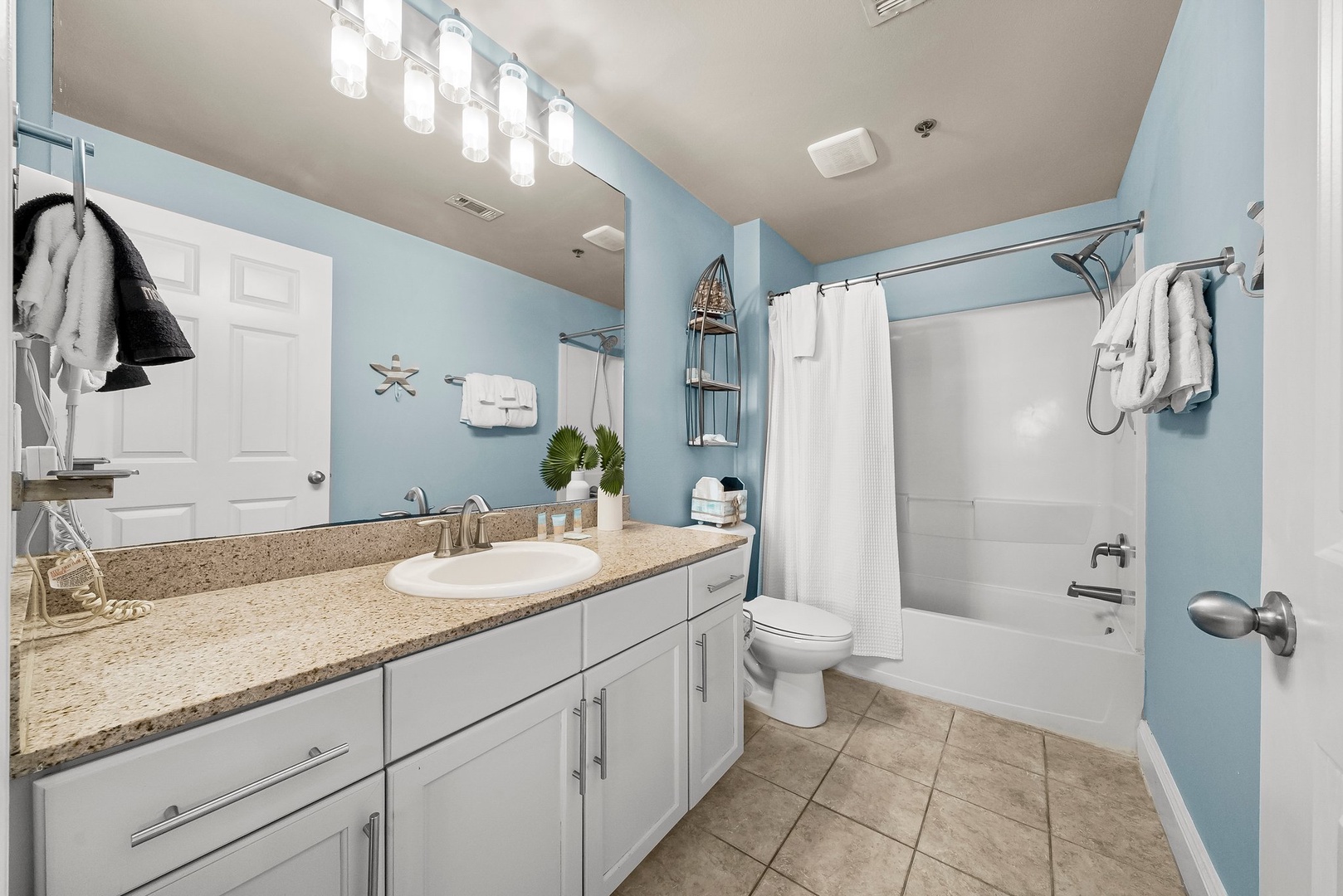 8-web-or-mls-9902 S Thomas Dr 703-4