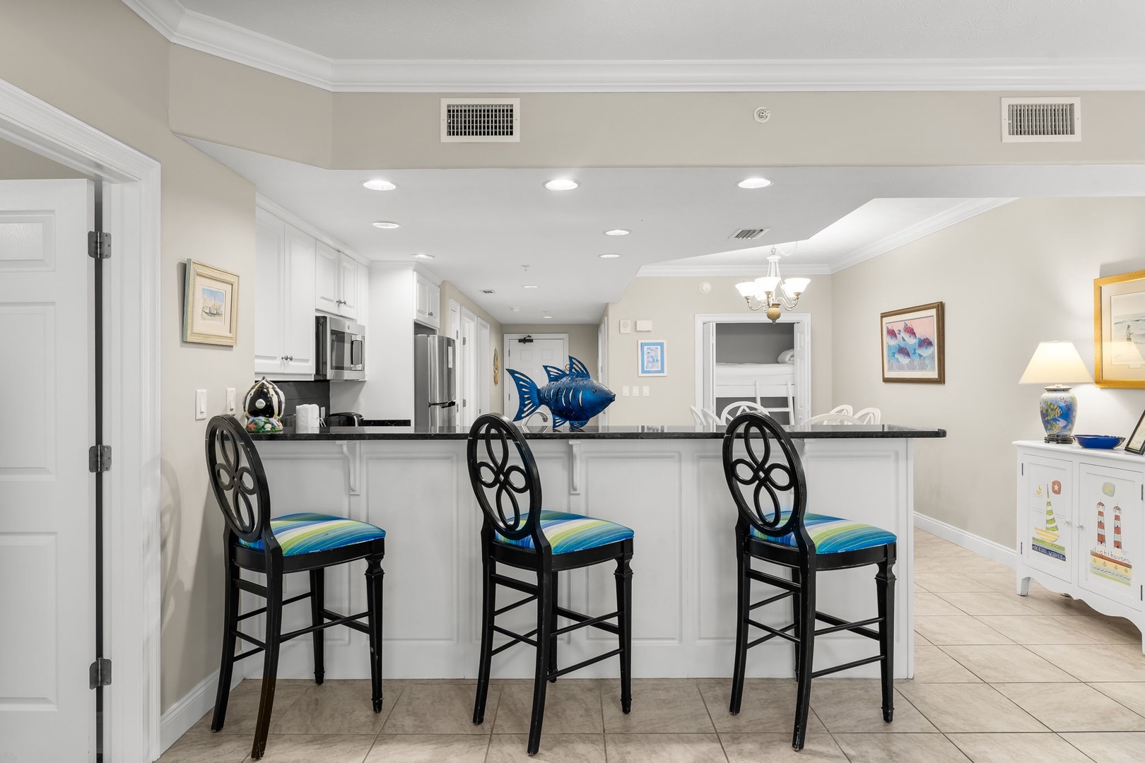 22-web-or-mls-5004 Thomas Dr 2303-13