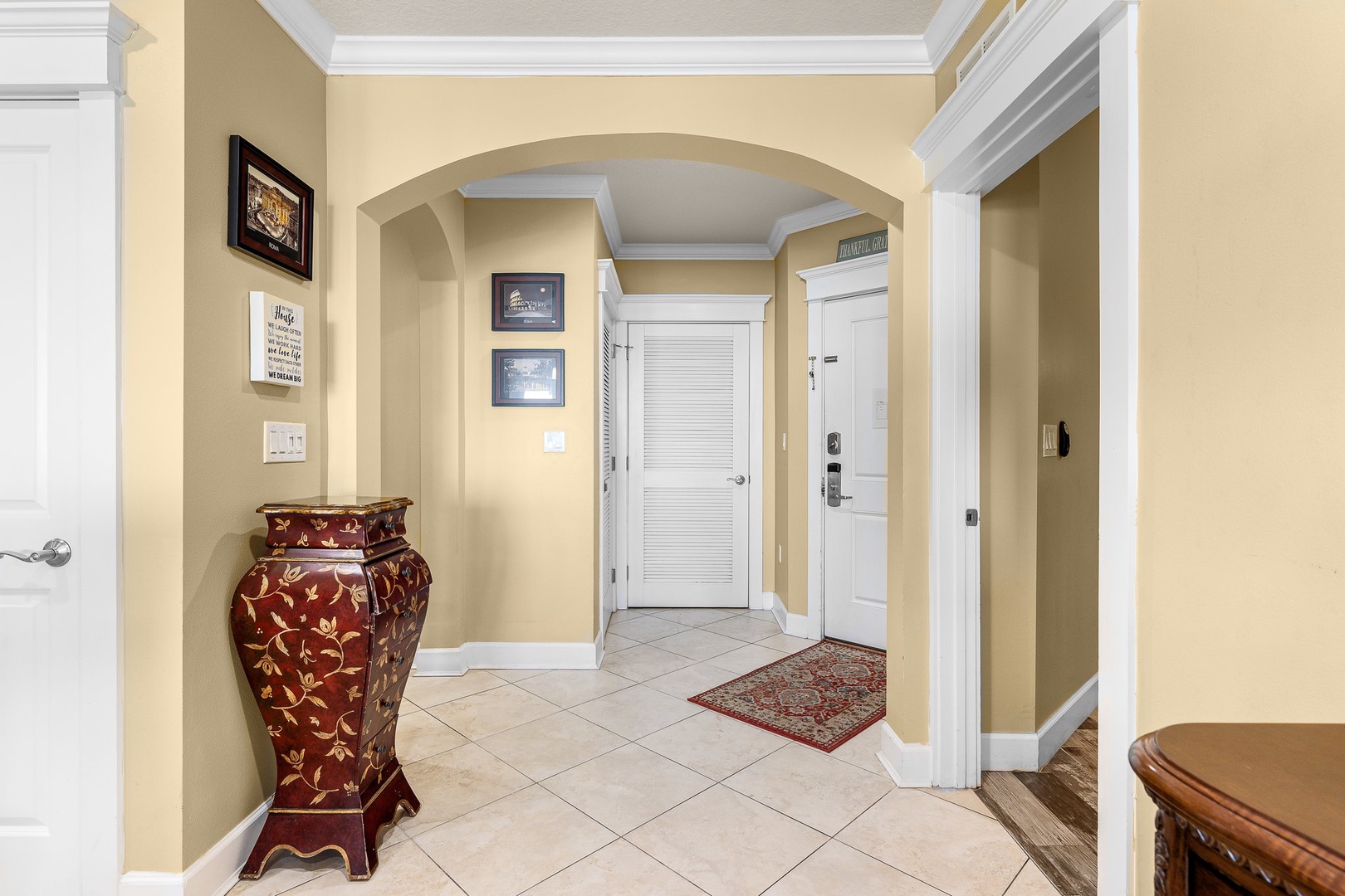 5-web-or-mls-11800 Front Beach Rd 2201_01