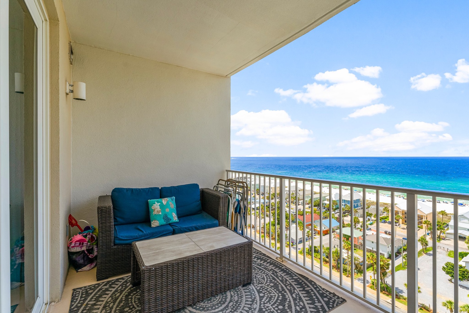 28-web-or-mls-9902 S Thomas Dr 1305-20