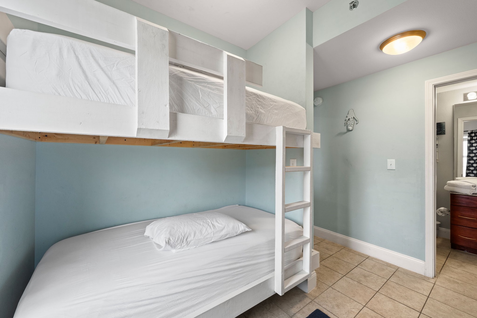 23-web-or-mls-9902 S Thomas Dr 1730 -13