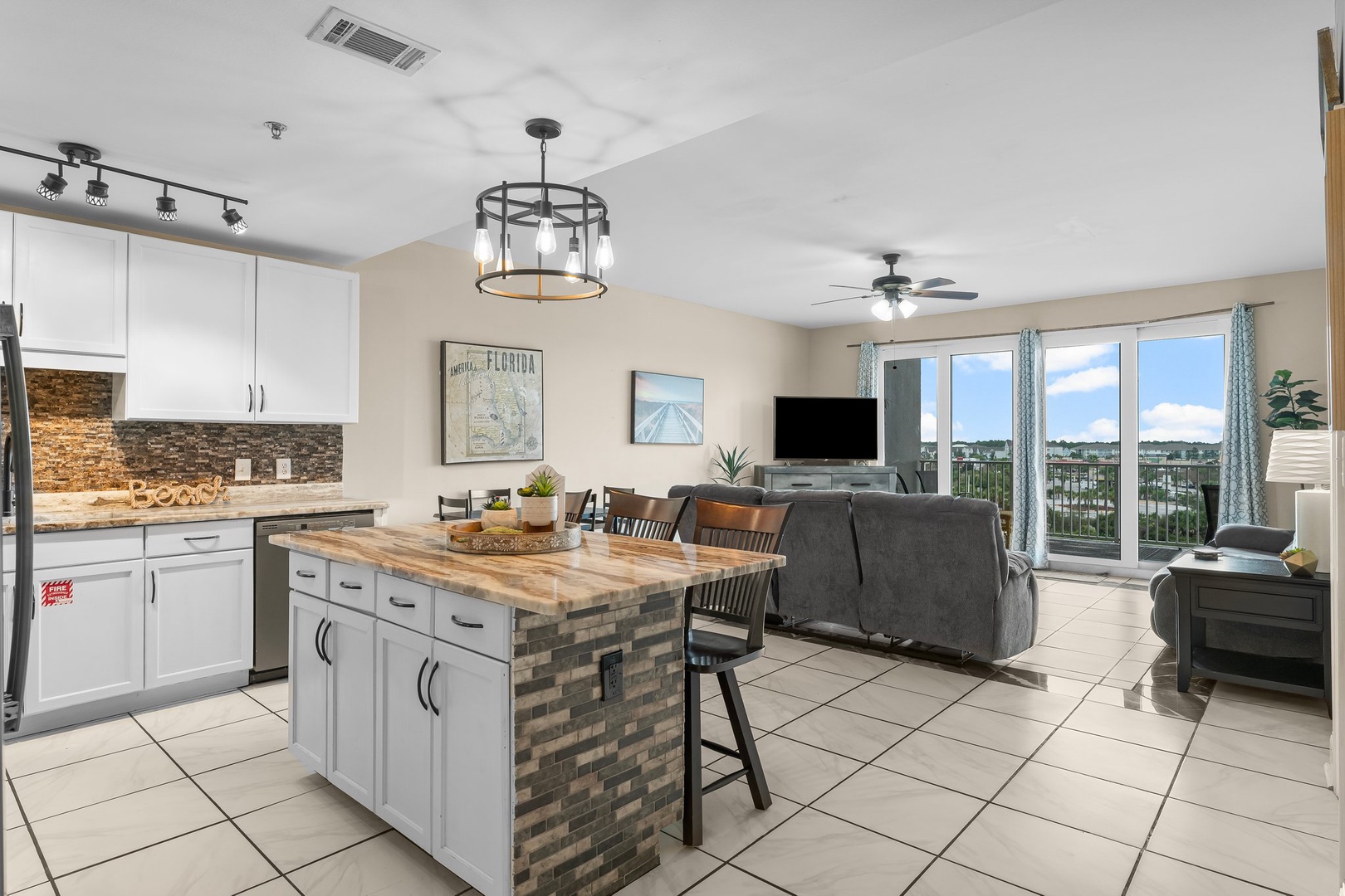 Laketown Wharf #0412