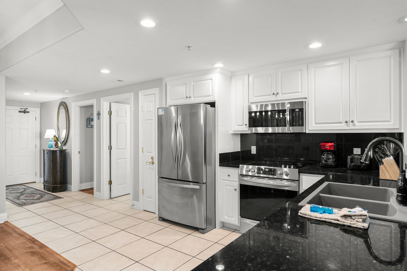 12-web-or-mls-5004 Thomas Dr 1110-10
