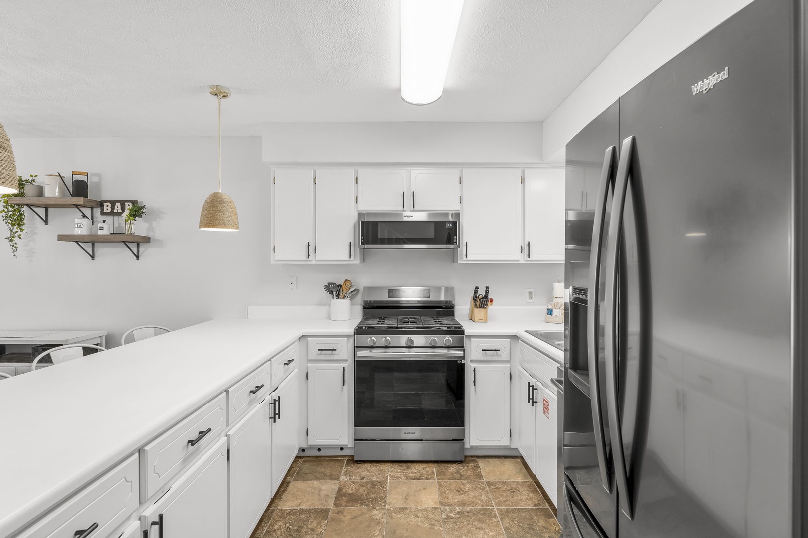 6-web-or-mls-236 St Katherine Blvd 236-06