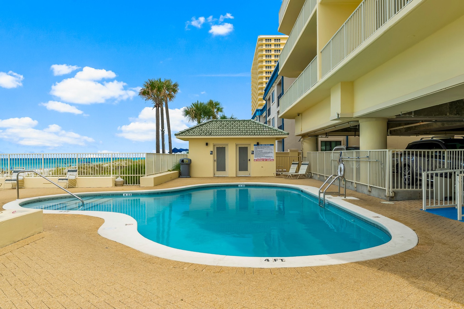 33-web-or-mls-Grande-Surf-Amenities-24-2