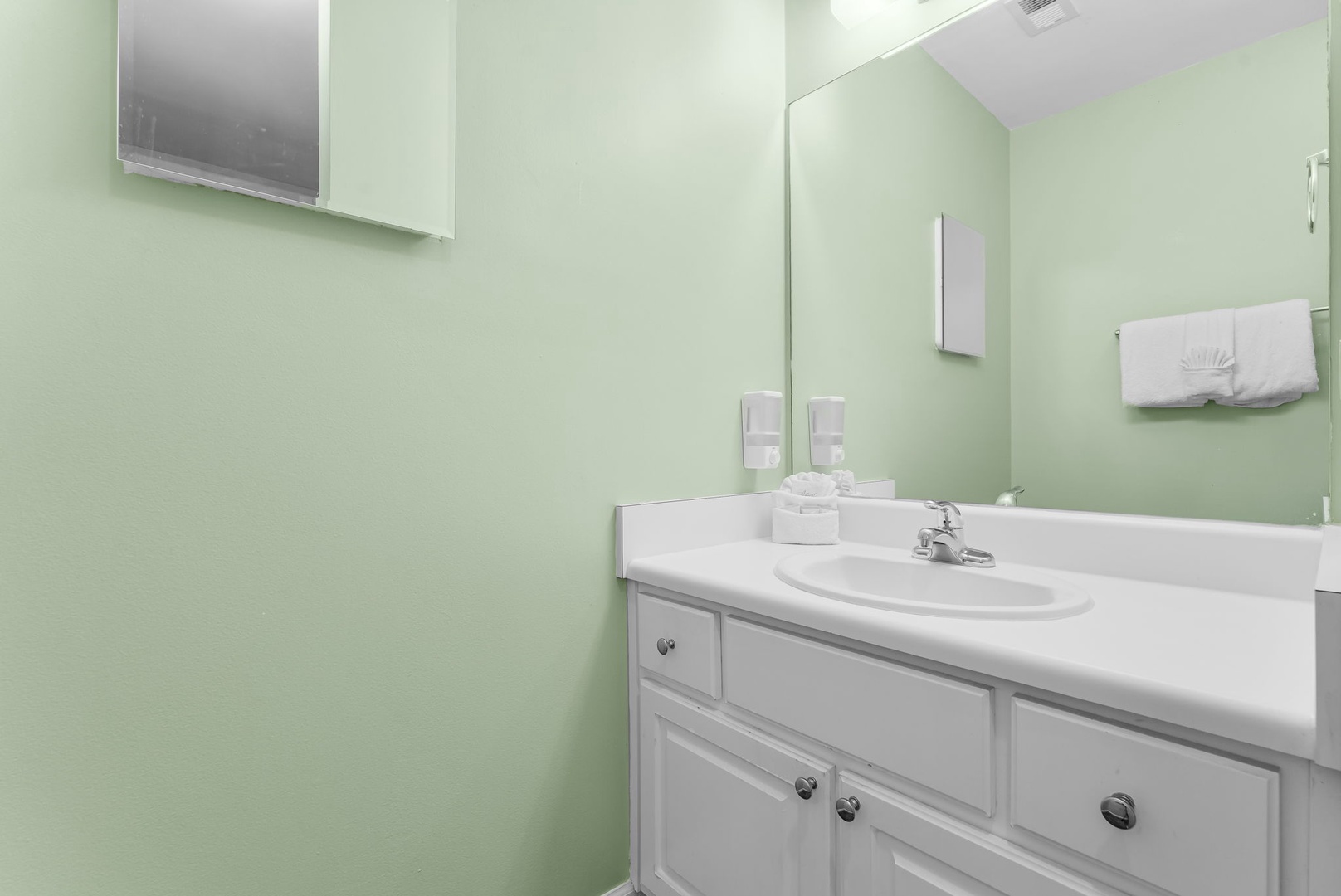 14-web-or-mls-236 St Katherine Blvd 236-18