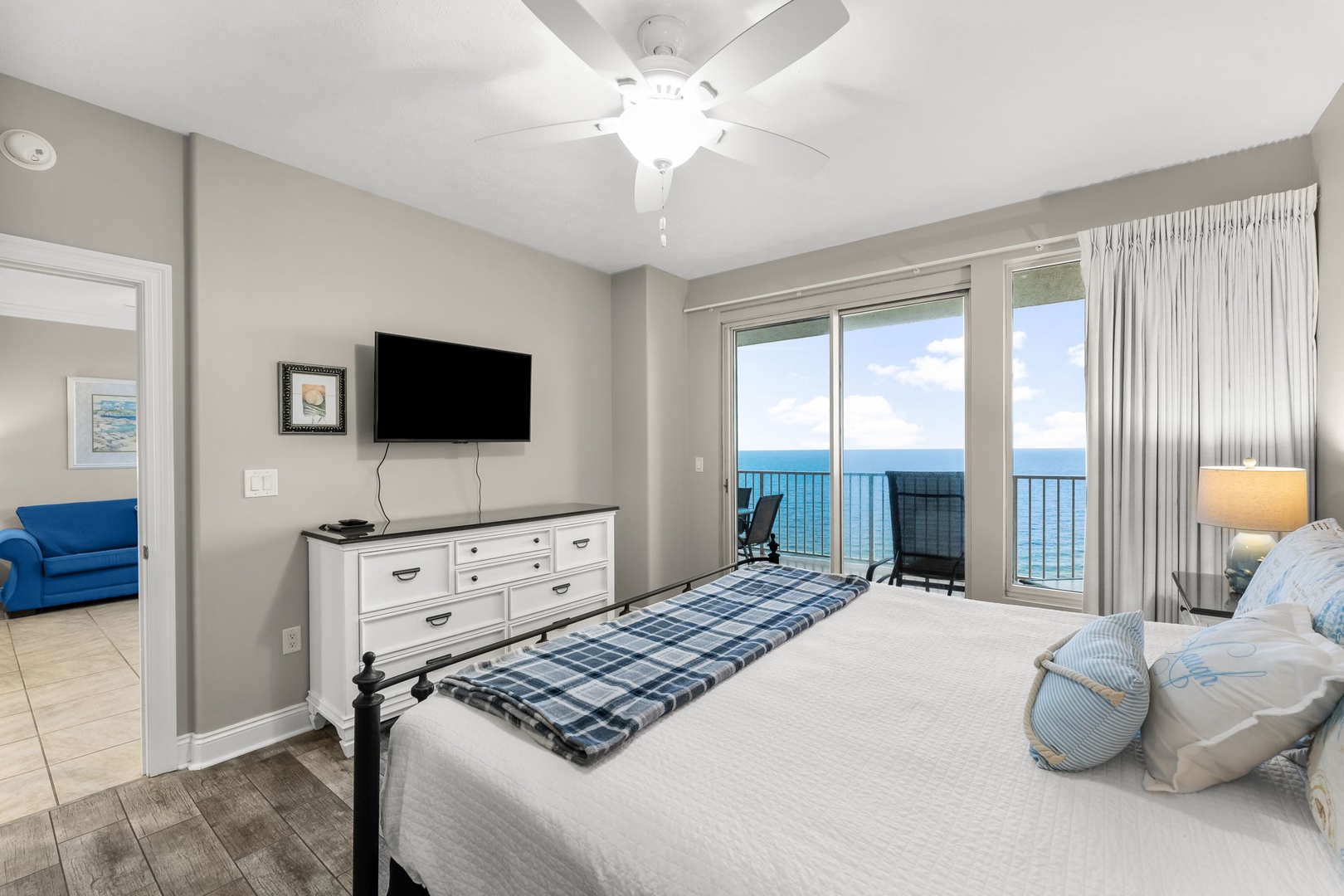 30-web-or-mls-5004 Thomas Dr 2303-25