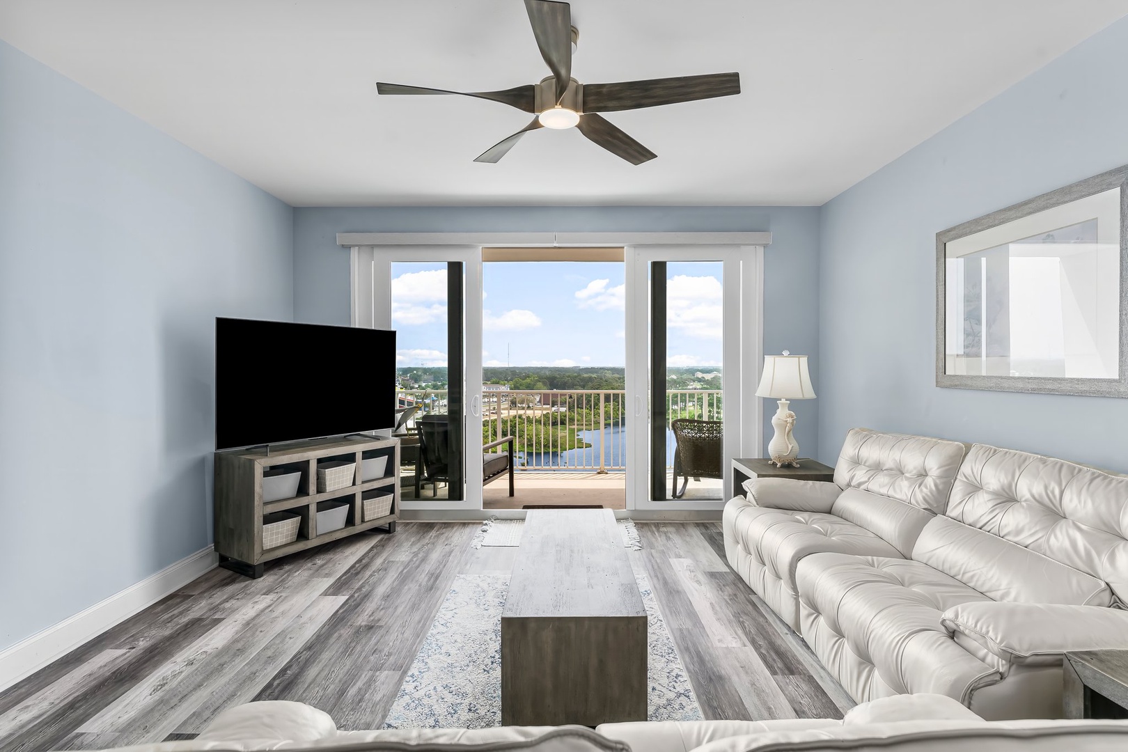 16-web-or-mls-9902 S Thomas Dr 1231-14